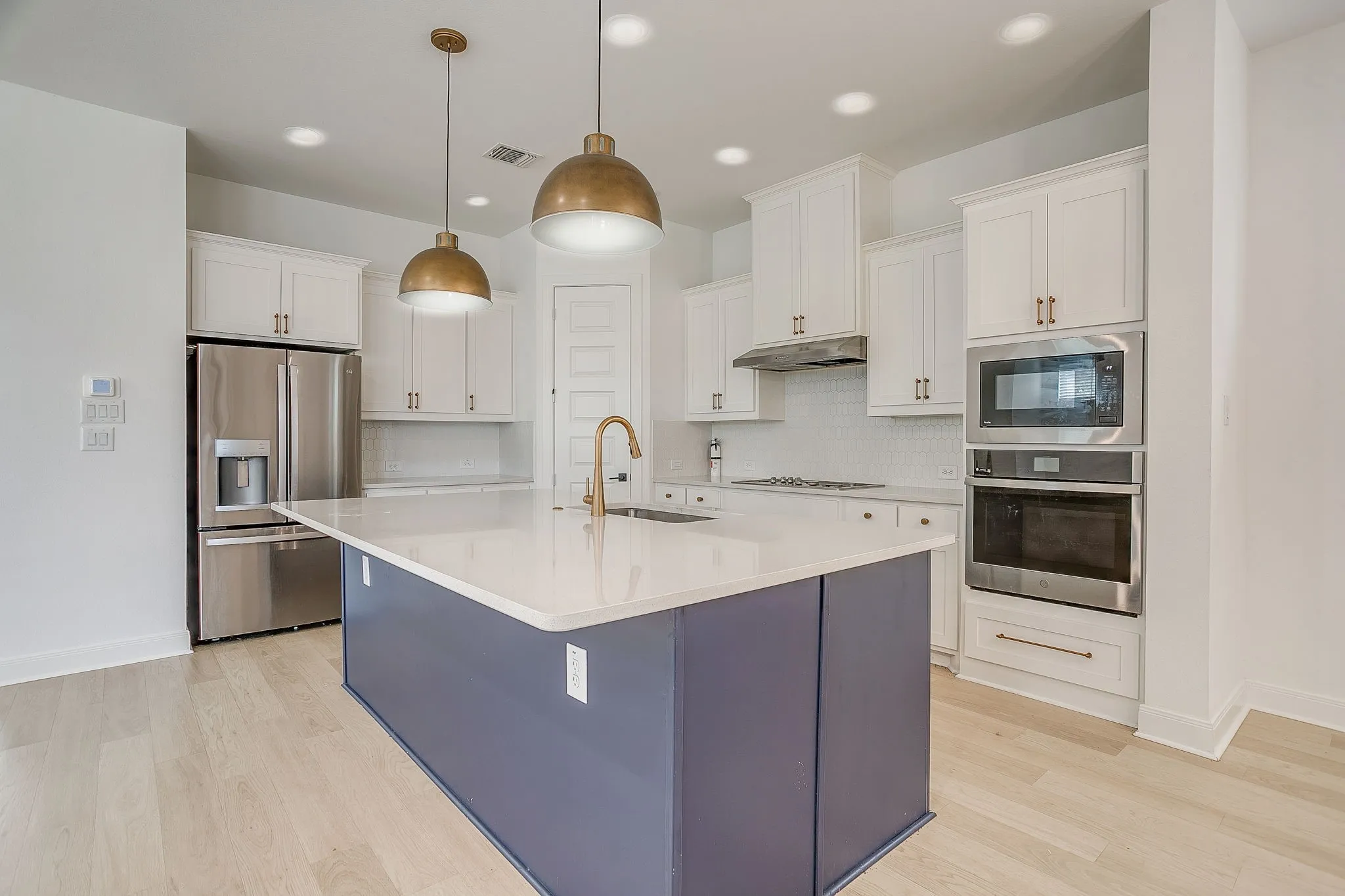 Single Family Residence For Rent in Tarrant County , 708 Pheasant Run Street, Arlington, Texas 76005, 3 Bedroom, 3 Bathroom, 2 Garage spaces, 2,058 Sqft, built in 2024, mls#21374979, Real Estate Agent in Arlington, Homes For Rent in Tarrant county, Homes For Rent in Arlington, Realtor in Arlington Texas, Real Estate Brokerage Independent Realty Texas, Luminita Cordes Realtor