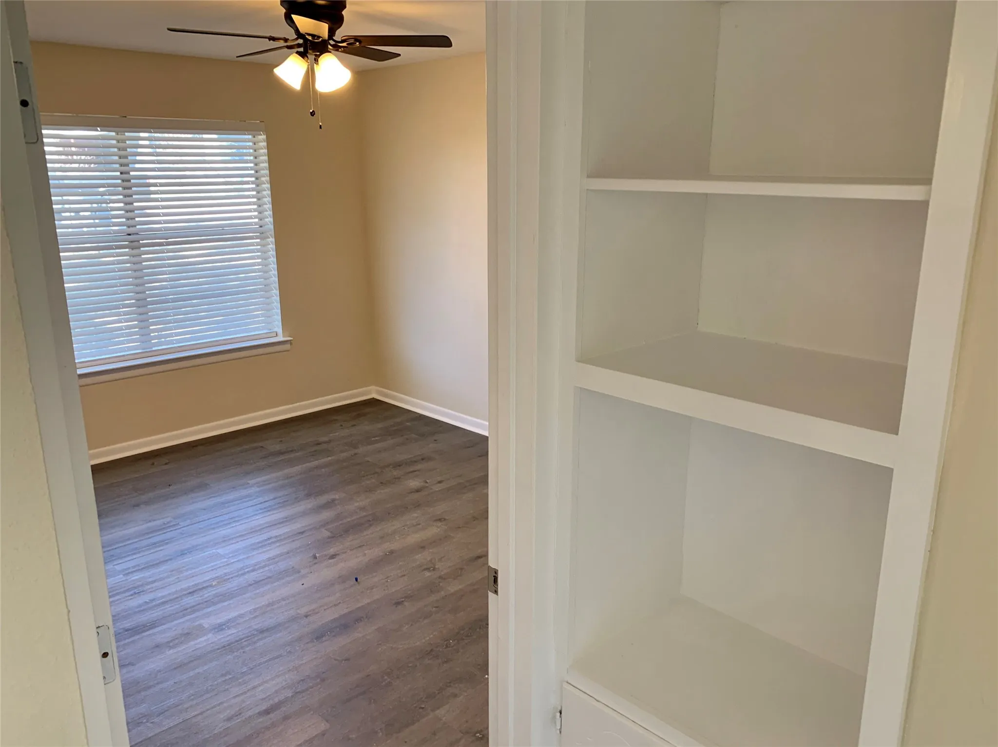 Single Family Residence For Rent in Grayson County , 306 Pecan Street, Howe, Texas 75459, 2 Bedroom, 2 Bathroom, 4 Garage spaces, 1,525 Sqft, built in 1976, mls#21374974, Real Estate Agent in Howe, Homes For Rent in Grayson county, Homes For Rent in Howe, Realtor in Howe Texas, Real Estate Brokerage Independent Realty Texas, Luminita Cordes Realtor