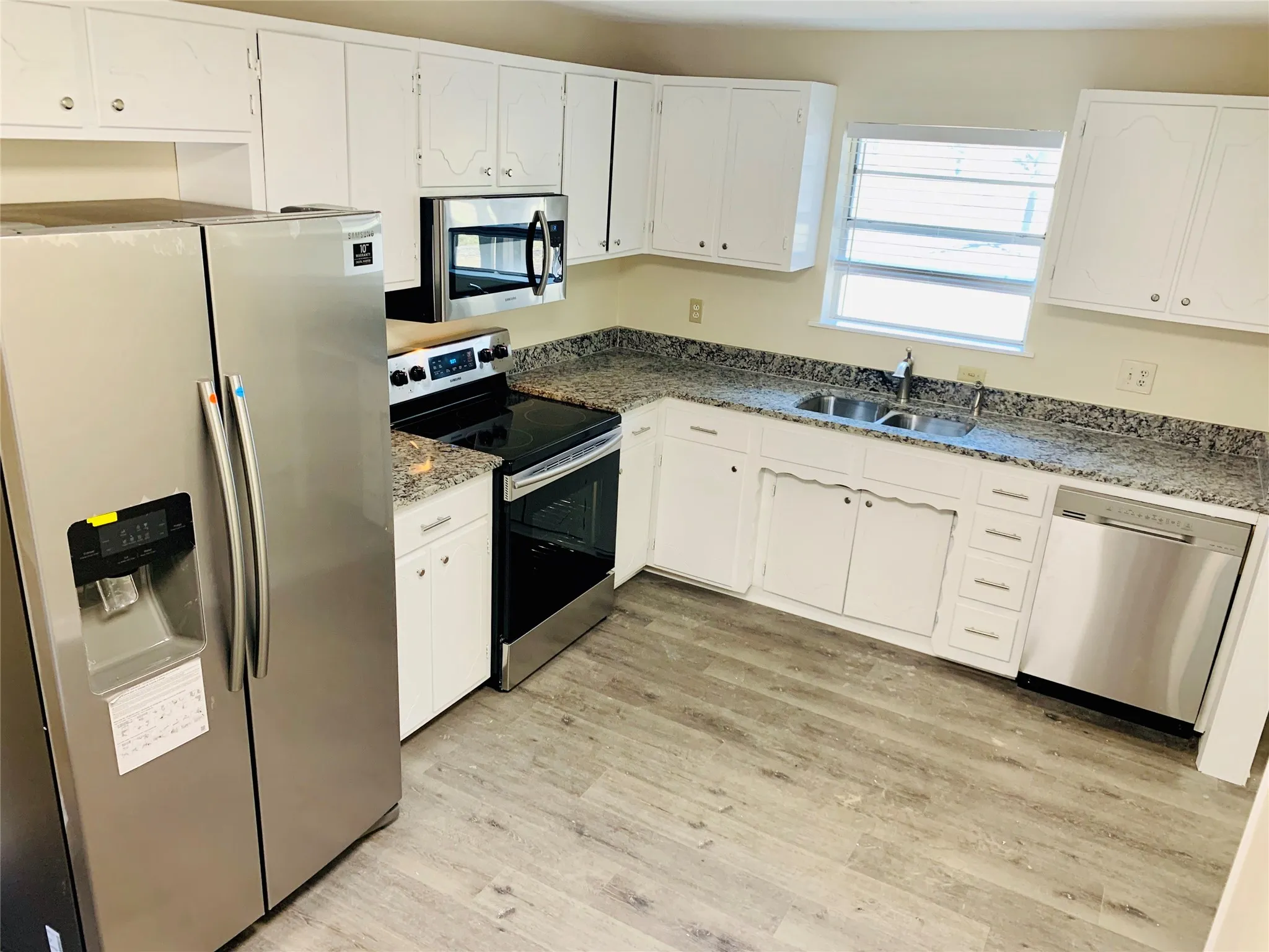 Single Family Residence For Rent in Grayson County , 306 Pecan Street, Howe, Texas 75459, 2 Bedroom, 2 Bathroom, 4 Garage spaces, 1,525 Sqft, built in 1976, mls#21374974, Real Estate Agent in Howe, Homes For Rent in Grayson county, Homes For Rent in Howe, Realtor in Howe Texas, Real Estate Brokerage Independent Realty Texas, Luminita Cordes Realtor