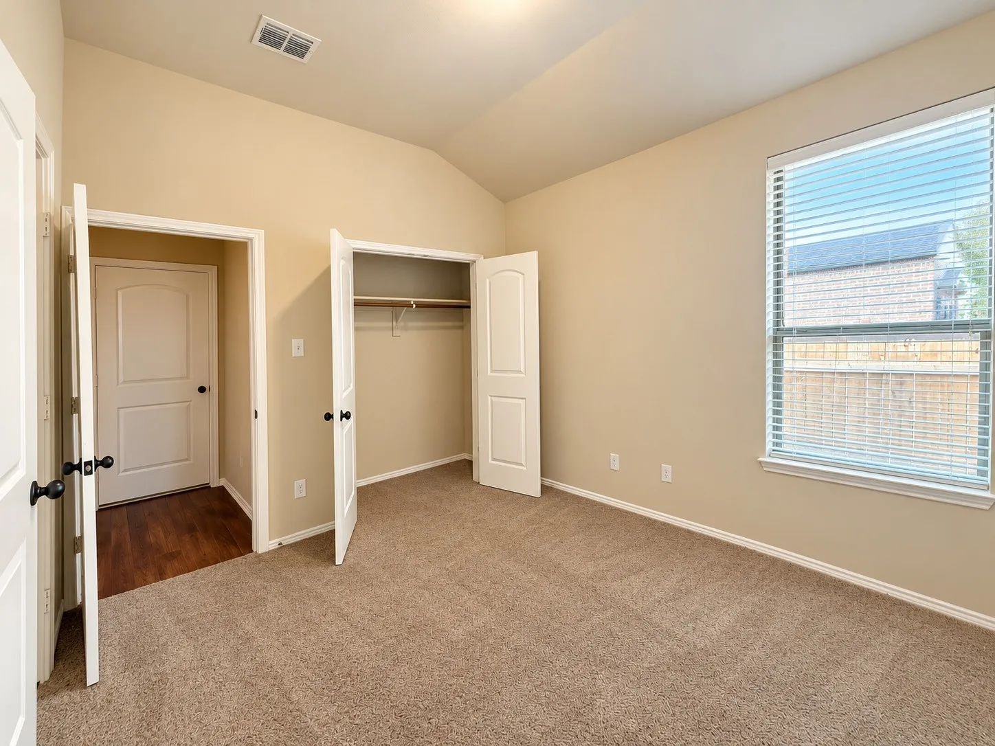 Duplex For Rent in Tarrant County , 1426 Ravenwood Drive, Mansfield, Texas 76063, 3 Bedroom, 2 Bathroom, 2 Garage spaces, 1,206 Sqft, built in 2010, mls#21374994, Real Estate Agent in Mansfield, Homes For Rent in Tarrant county, Homes For Rent in Mansfield, Realtor in Mansfield Texas, Real Estate Brokerage Independent Realty Texas, Luminita Cordes Realtor