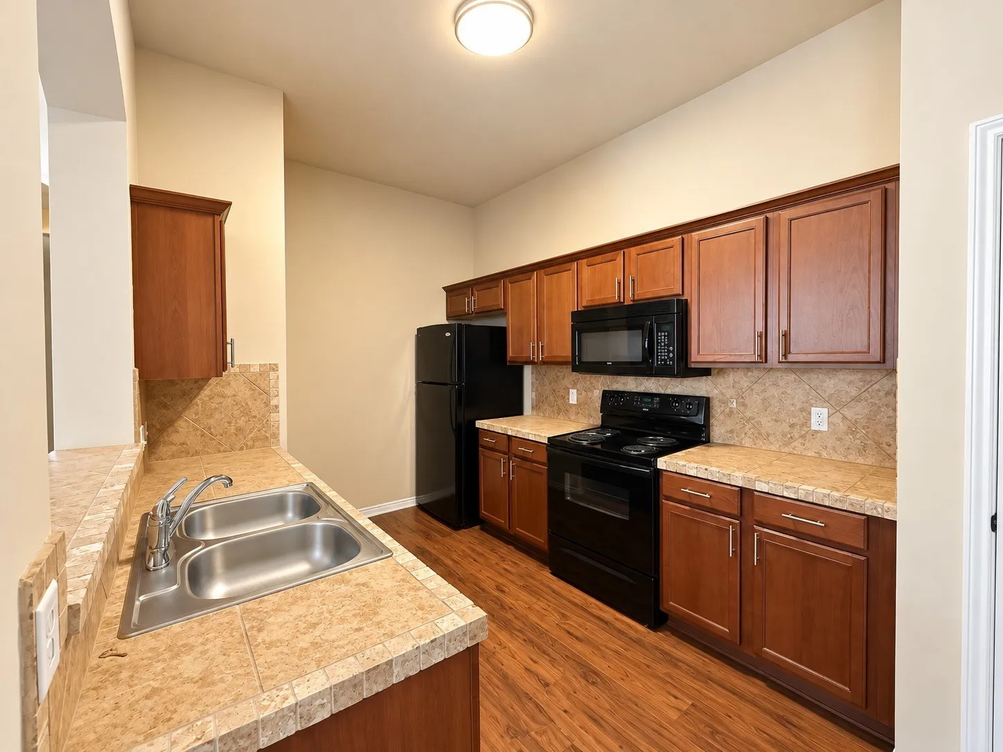 Duplex For Rent in Tarrant County , 1426 Ravenwood Drive, Mansfield, Texas 76063, 3 Bedroom, 2 Bathroom, 2 Garage spaces, 1,206 Sqft, built in 2010, mls#21374994, Real Estate Agent in Mansfield, Homes For Rent in Tarrant county, Homes For Rent in Mansfield, Realtor in Mansfield Texas, Real Estate Brokerage Independent Realty Texas, Luminita Cordes Realtor