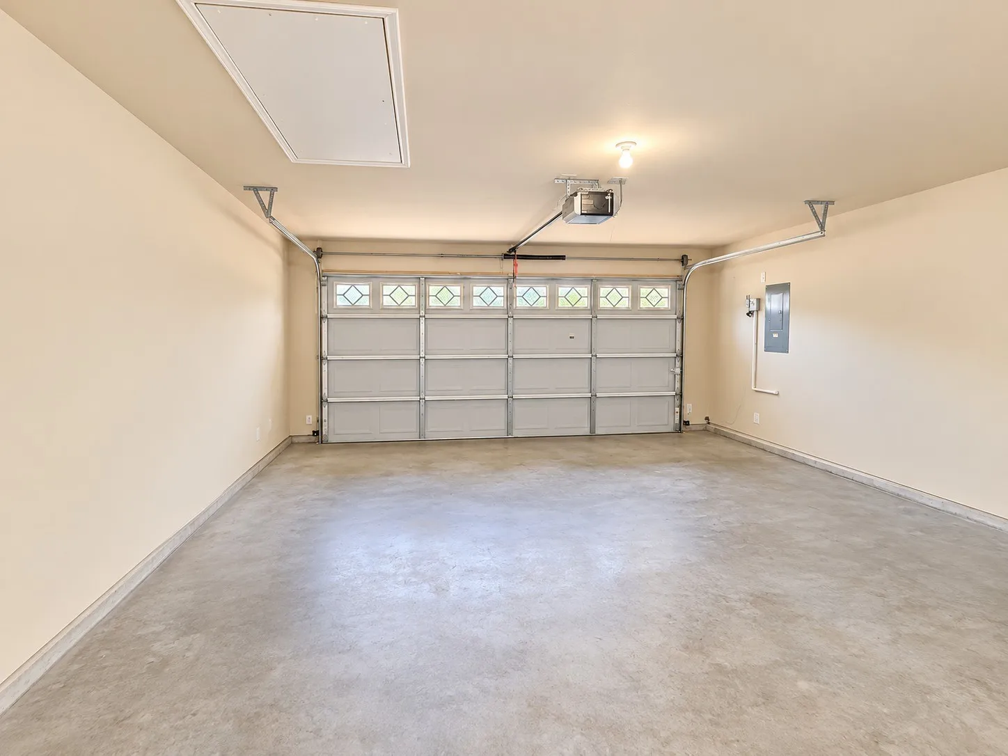 Duplex For Rent in Tarrant County , 1426 Ravenwood Drive, Mansfield, Texas 76063, 3 Bedroom, 2 Bathroom, 2 Garage spaces, 1,206 Sqft, built in 2010, mls#21374994, Real Estate Agent in Mansfield, Homes For Rent in Tarrant county, Homes For Rent in Mansfield, Realtor in Mansfield Texas, Real Estate Brokerage Independent Realty Texas, Luminita Cordes Realtor