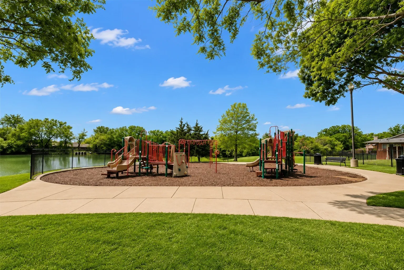 Duplex For Rent in Tarrant County , 1426 Ravenwood Drive, Mansfield, Texas 76063, 3 Bedroom, 2 Bathroom, 2 Garage spaces, 1,206 Sqft, built in 2010, mls#21374994, Real Estate Agent in Mansfield, Homes For Rent in Tarrant county, Homes For Rent in Mansfield, Realtor in Mansfield Texas, Real Estate Brokerage Independent Realty Texas, Luminita Cordes Realtor