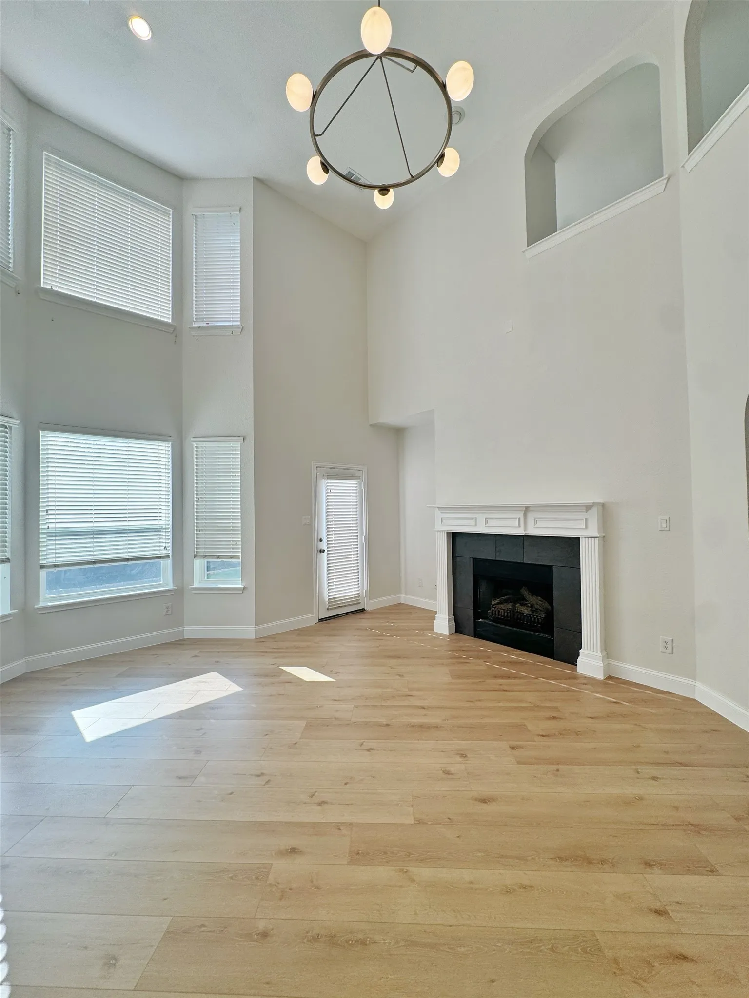 Single Family Residence For Rent in Denton County , 8339 Davis Drive, Frisco, Texas 75036, 4 Bedroom, 3 Bathroom, 2 Garage spaces, 2,663 Sqft, built in 2002, mls#21375010, Real Estate Agent in Frisco, Homes For Rent in Denton county, Homes For Rent in Frisco, Realtor in Frisco Texas, Real Estate Brokerage Independent Realty Texas, Luminita Cordes Realtor