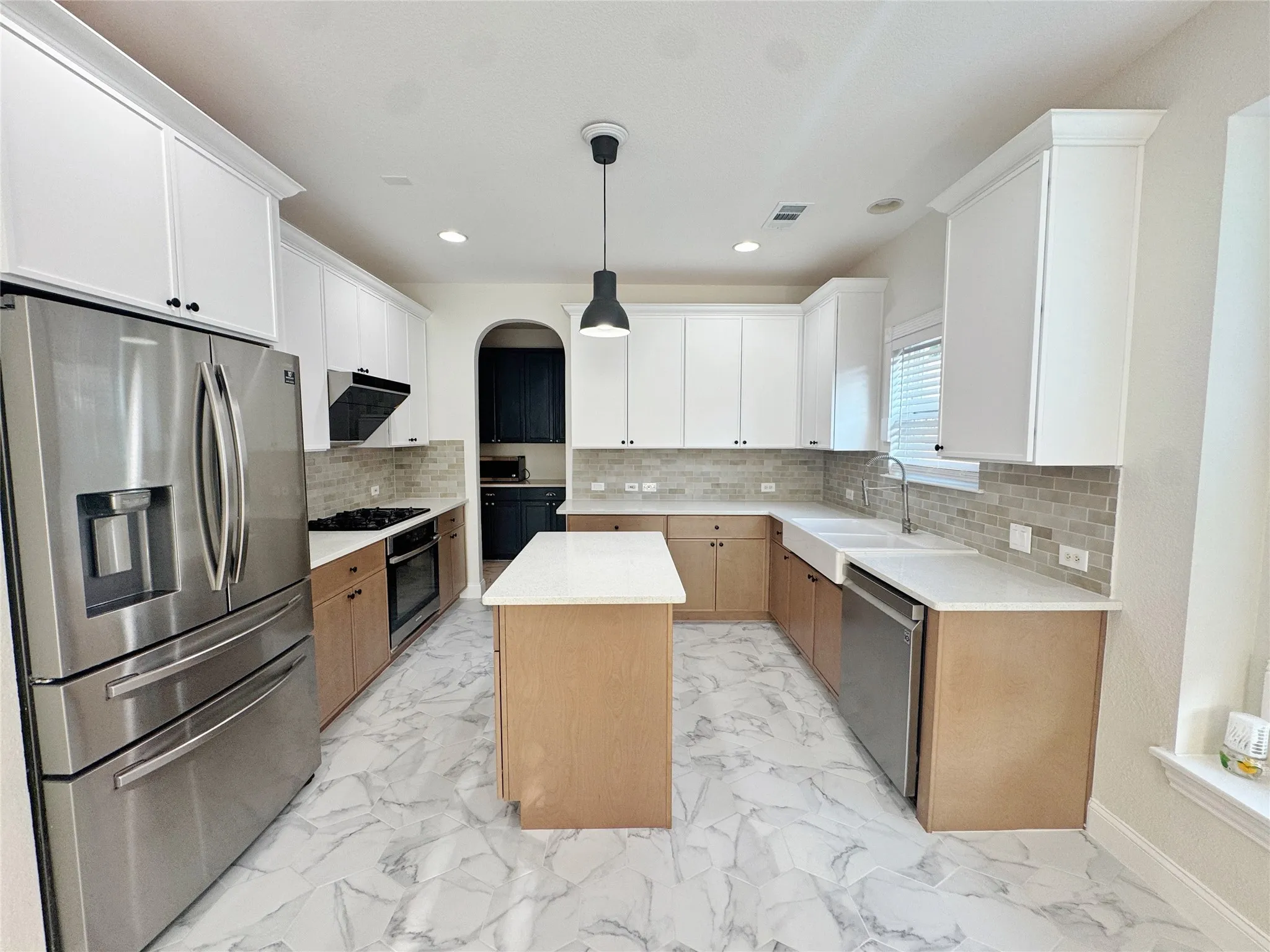 Single Family Residence For Rent in Denton County , 8339 Davis Drive, Frisco, Texas 75036, 4 Bedroom, 3 Bathroom, 2 Garage spaces, 2,663 Sqft, built in 2002, mls#21375010, Real Estate Agent in Frisco, Homes For Rent in Denton county, Homes For Rent in Frisco, Realtor in Frisco Texas, Real Estate Brokerage Independent Realty Texas, Luminita Cordes Realtor