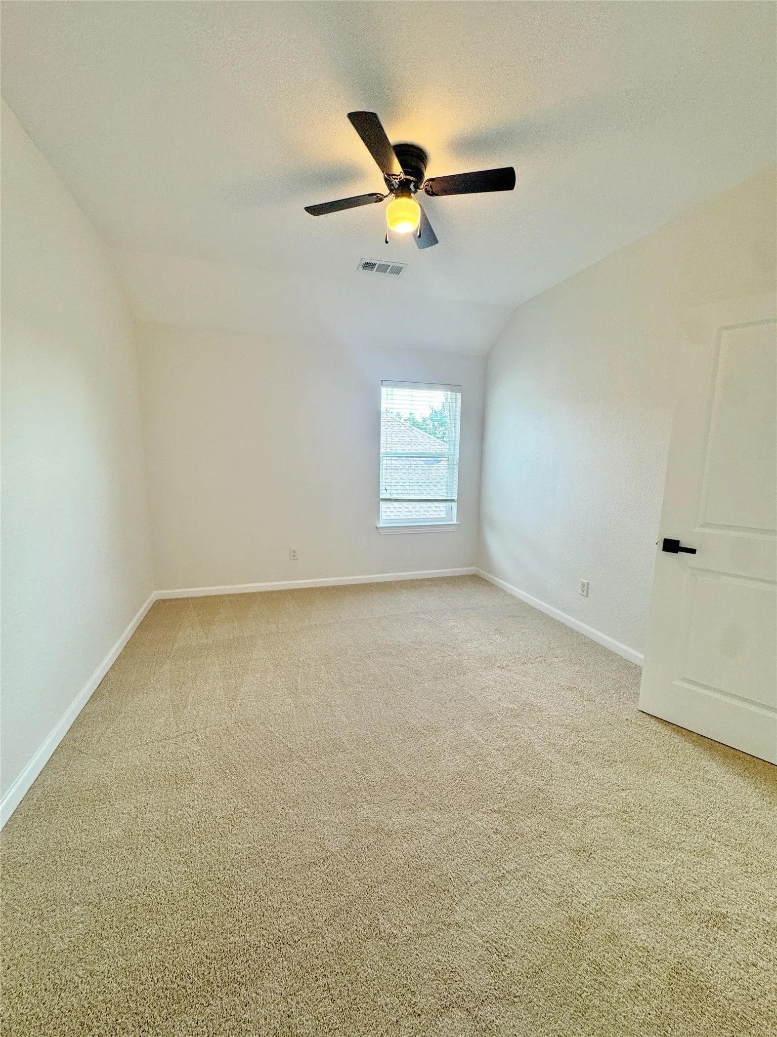 Single Family Residence For Rent in Denton County , 8339 Davis Drive, Frisco, Texas 75036, 4 Bedroom, 3 Bathroom, 2 Garage spaces, 2,663 Sqft, built in 2002, mls#21375010, Real Estate Agent in Frisco, Homes For Rent in Denton county, Homes For Rent in Frisco, Realtor in Frisco Texas, Real Estate Brokerage Independent Realty Texas, Luminita Cordes Realtor