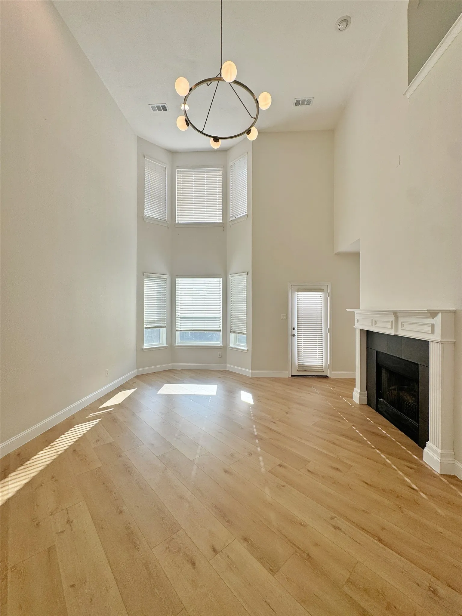 Single Family Residence For Rent in Denton County , 8339 Davis Drive, Frisco, Texas 75036, 4 Bedroom, 3 Bathroom, 2 Garage spaces, 2,663 Sqft, built in 2002, mls#21375010, Real Estate Agent in Frisco, Homes For Rent in Denton county, Homes For Rent in Frisco, Realtor in Frisco Texas, Real Estate Brokerage Independent Realty Texas, Luminita Cordes Realtor