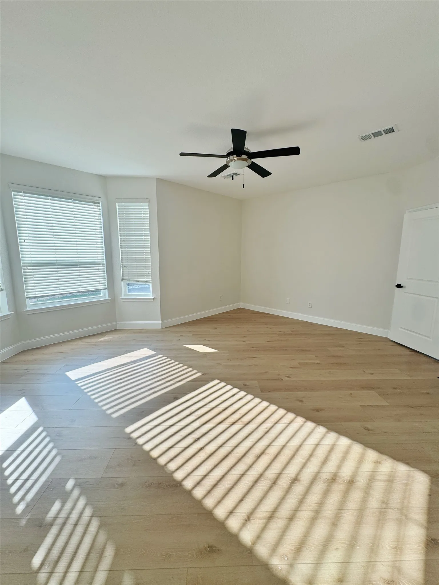 Single Family Residence For Rent in Denton County , 8339 Davis Drive, Frisco, Texas 75036, 4 Bedroom, 3 Bathroom, 2 Garage spaces, 2,663 Sqft, built in 2002, mls#21375010, Real Estate Agent in Frisco, Homes For Rent in Denton county, Homes For Rent in Frisco, Realtor in Frisco Texas, Real Estate Brokerage Independent Realty Texas, Luminita Cordes Realtor