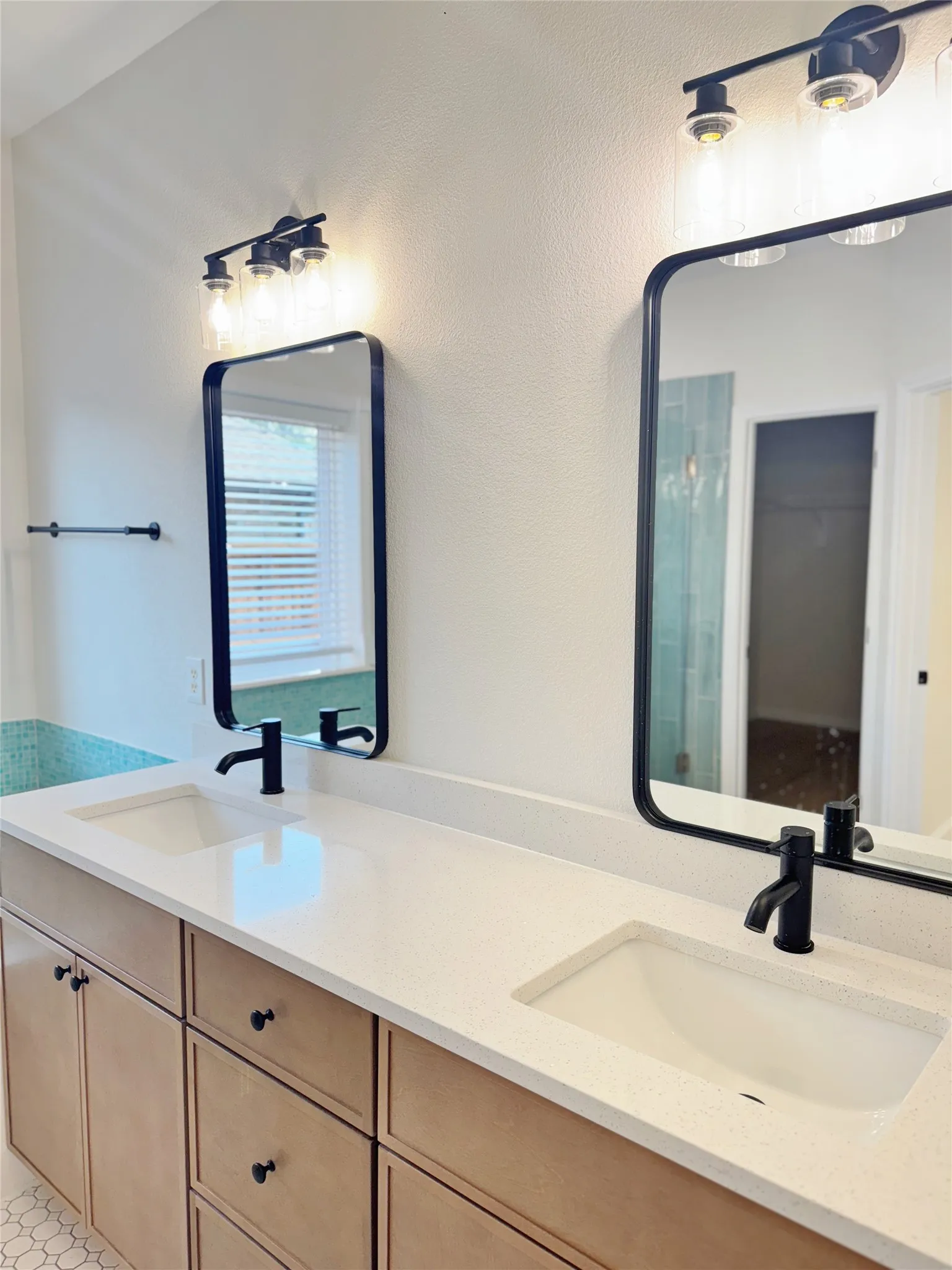 Single Family Residence For Rent in Denton County , 8339 Davis Drive, Frisco, Texas 75036, 4 Bedroom, 3 Bathroom, 2 Garage spaces, 2,663 Sqft, built in 2002, mls#21375010, Real Estate Agent in Frisco, Homes For Rent in Denton county, Homes For Rent in Frisco, Realtor in Frisco Texas, Real Estate Brokerage Independent Realty Texas, Luminita Cordes Realtor