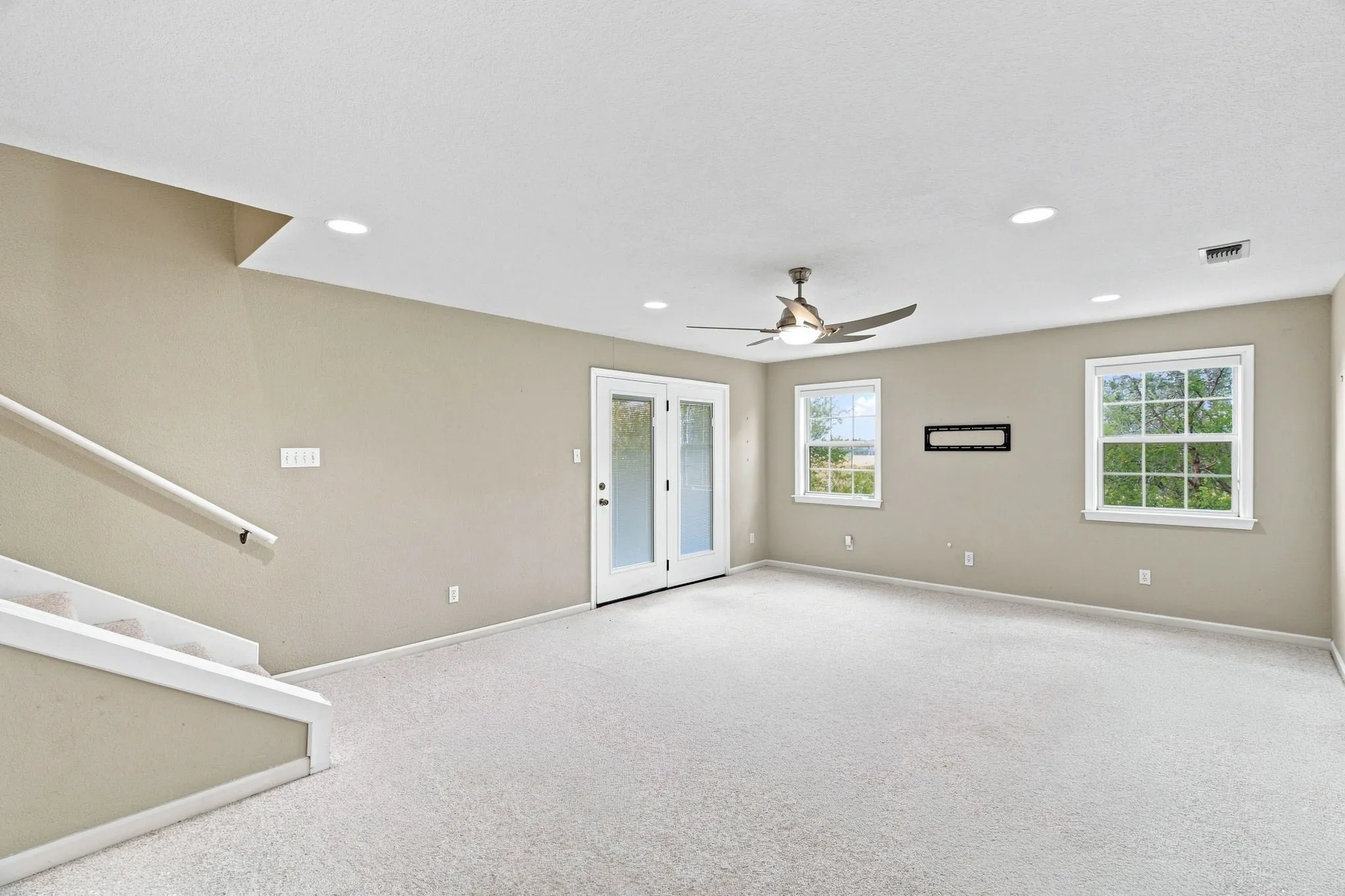 Single Family Residence For Sale in Hood County , 8703 Dunleith Court, Granbury, Texas 76049, 4 Bedroom, 4 Bathroom, 2 Garage spaces, 3,145 Sqft, built in 1983, mls#21369666, Real Estate Agent in Granbury, Homes For Sale in Hood county, Homes For Sale in Granbury, Realtor in Granbury Texas, Real Estate Brokerage Independent Realty Texas, Luminita Cordes Realtor