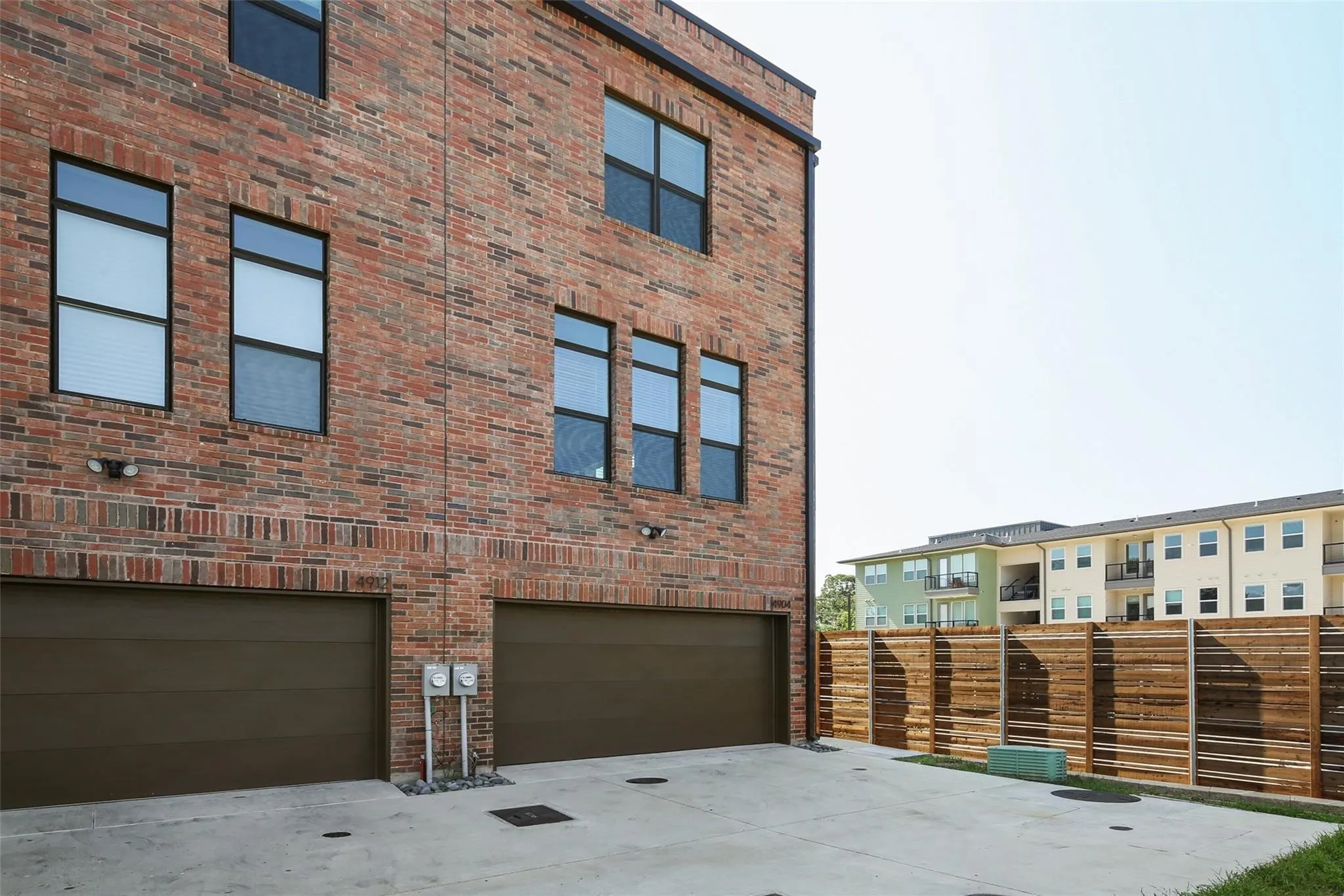 Townhouse For Rent in Dallas County , 4904 Lexington Court, Dallas, Texas 75206, 3 Bedroom, 4 Bathroom, 2 Garage spaces, 2,088 Sqft, built in 2019, mls#21375019, Real Estate Agent in Dallas, Homes For Rent in Dallas county, Homes For Rent in Dallas, Realtor in Dallas Texas, Real Estate Brokerage Independent Realty Texas, Luminita Cordes Realtor