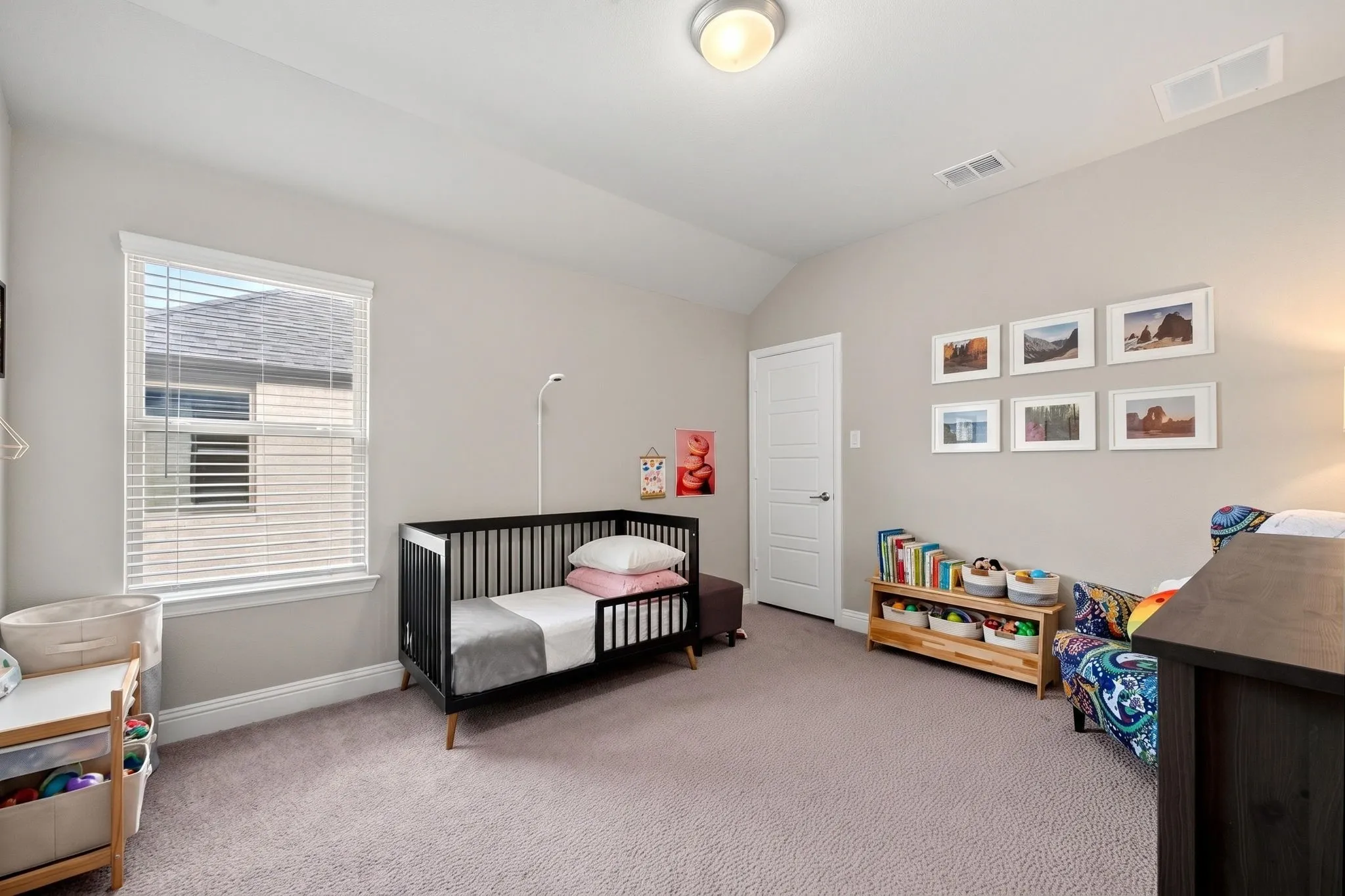 Single Family Residence For Sale in Collin County , 7503 Switchgrass Road, Frisco, Texas 75033, 5 Bedroom, 4 Bathroom, 3 Garage spaces, 4,101 Sqft, built in 2021, mls#21371161, Real Estate Agent in Frisco, Homes For Sale in Collin county, Homes For Sale in Frisco, Realtor in Frisco Texas, Real Estate Brokerage Independent Realty Texas, Luminita Cordes Realtor