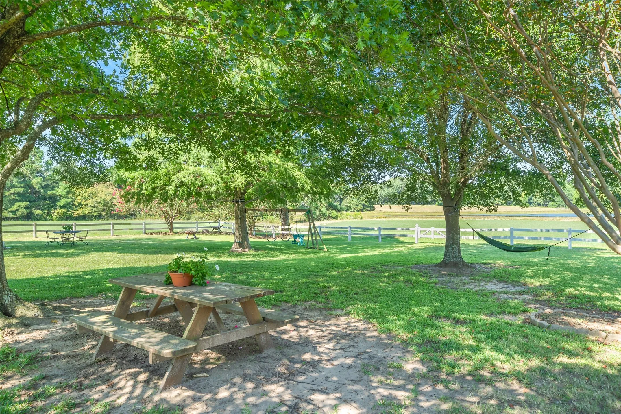 Single Family Residence For Sale in Van Zandt County , 893 Vz County Road 4203, Canton, Texas 75103, 3 Bedroom, 2 Bathroom, 2 Garage spaces, 2,545 Sqft, built in 1979, mls#21375027, Real Estate Agent in Canton, Homes For Sale in Van Zandt county, Homes For Sale in Canton, Realtor in Canton Texas, Real Estate Brokerage Independent Realty Texas, Luminita Cordes Realtor