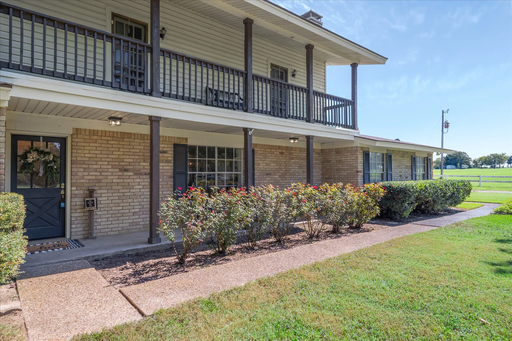 Single Family Residence For Sale in Van Zandt County , 893 Vz County Road 4203, Canton, Texas 75103, 3 Bedroom, 2 Bathroom, 2 Garage spaces, 2,545 Sqft, built in 1979, mls#21375027, Real Estate Agent in Canton, Homes For Sale in Van Zandt county, Homes For Sale in Canton, Realtor in Canton Texas, Real Estate Brokerage Independent Realty Texas, Luminita Cordes Realtor