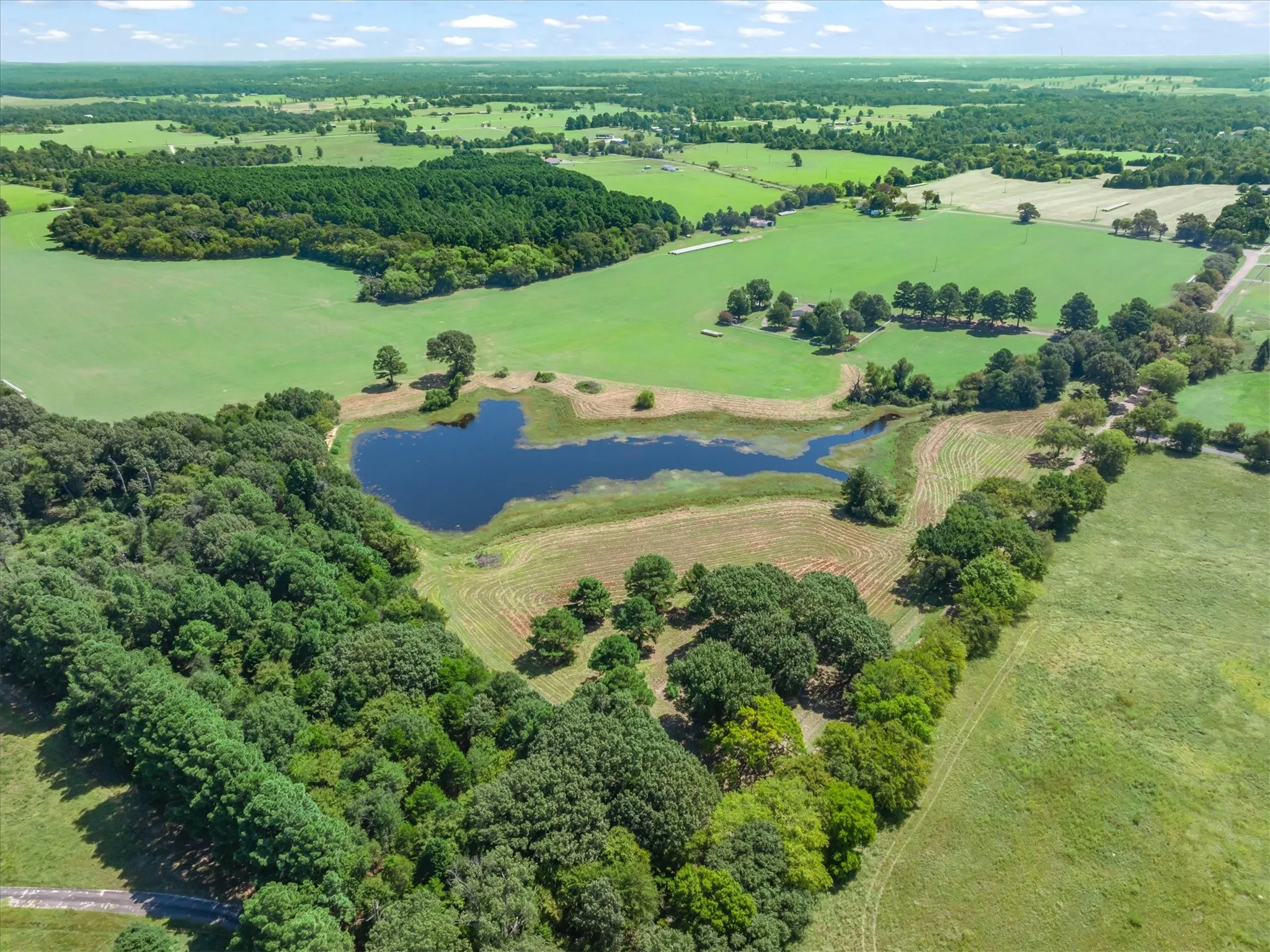Single Family Residence For Sale in Van Zandt County , 893 Vz County Road 4203, Canton, Texas 75103, 3 Bedroom, 2 Bathroom, 2 Garage spaces, 2,545 Sqft, built in 1979, mls#21375027, Real Estate Agent in Canton, Homes For Sale in Van Zandt county, Homes For Sale in Canton, Realtor in Canton Texas, Real Estate Brokerage Independent Realty Texas, Luminita Cordes Realtor