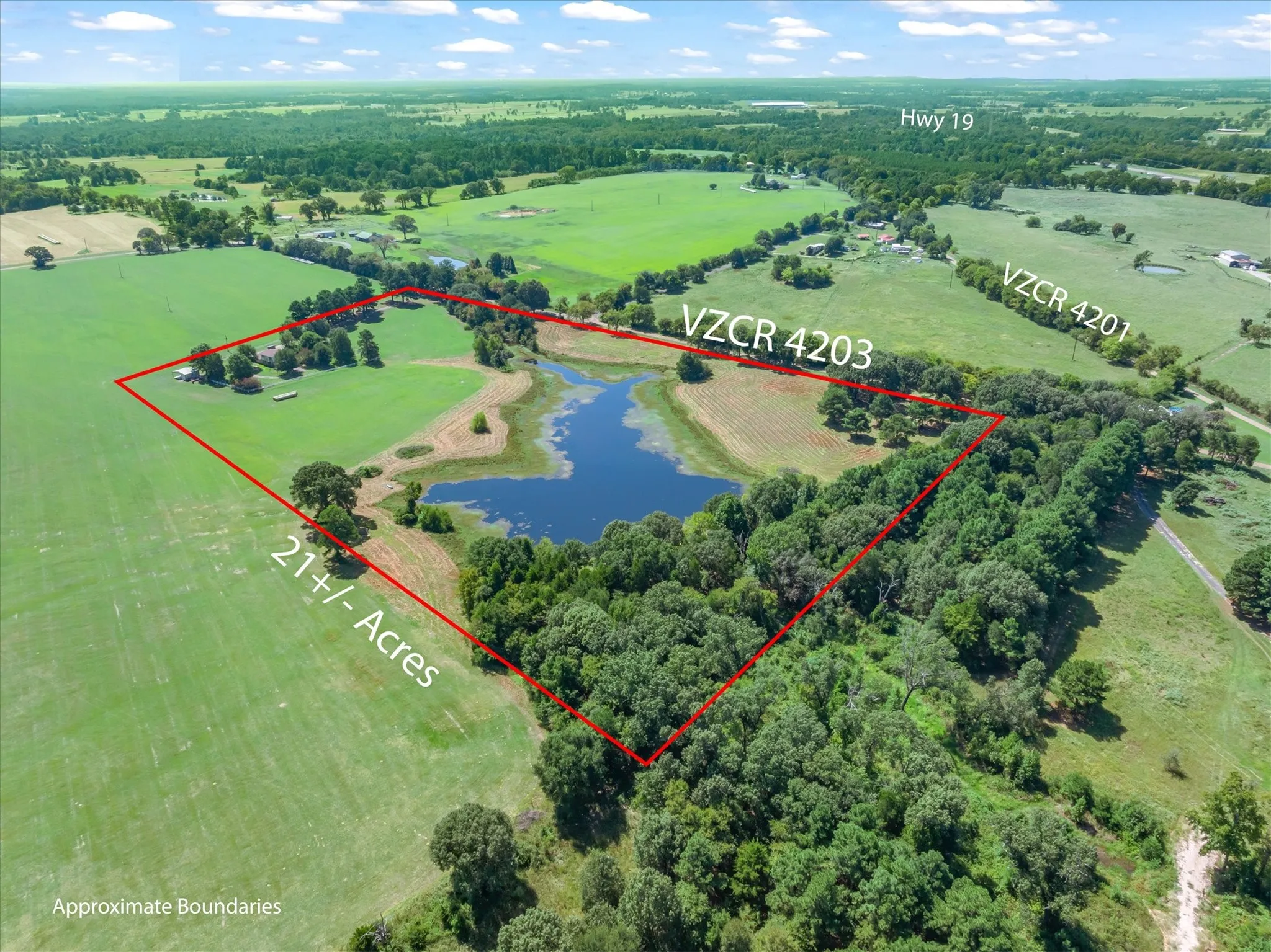 Single Family Residence For Sale in Van Zandt County , 893 Vz County Road 4203, Canton, Texas 75103, 3 Bedroom, 2 Bathroom, 2 Garage spaces, 2,545 Sqft, built in 1979, mls#21375027, Real Estate Agent in Canton, Homes For Sale in Van Zandt county, Homes For Sale in Canton, Realtor in Canton Texas, Real Estate Brokerage Independent Realty Texas, Luminita Cordes Realtor