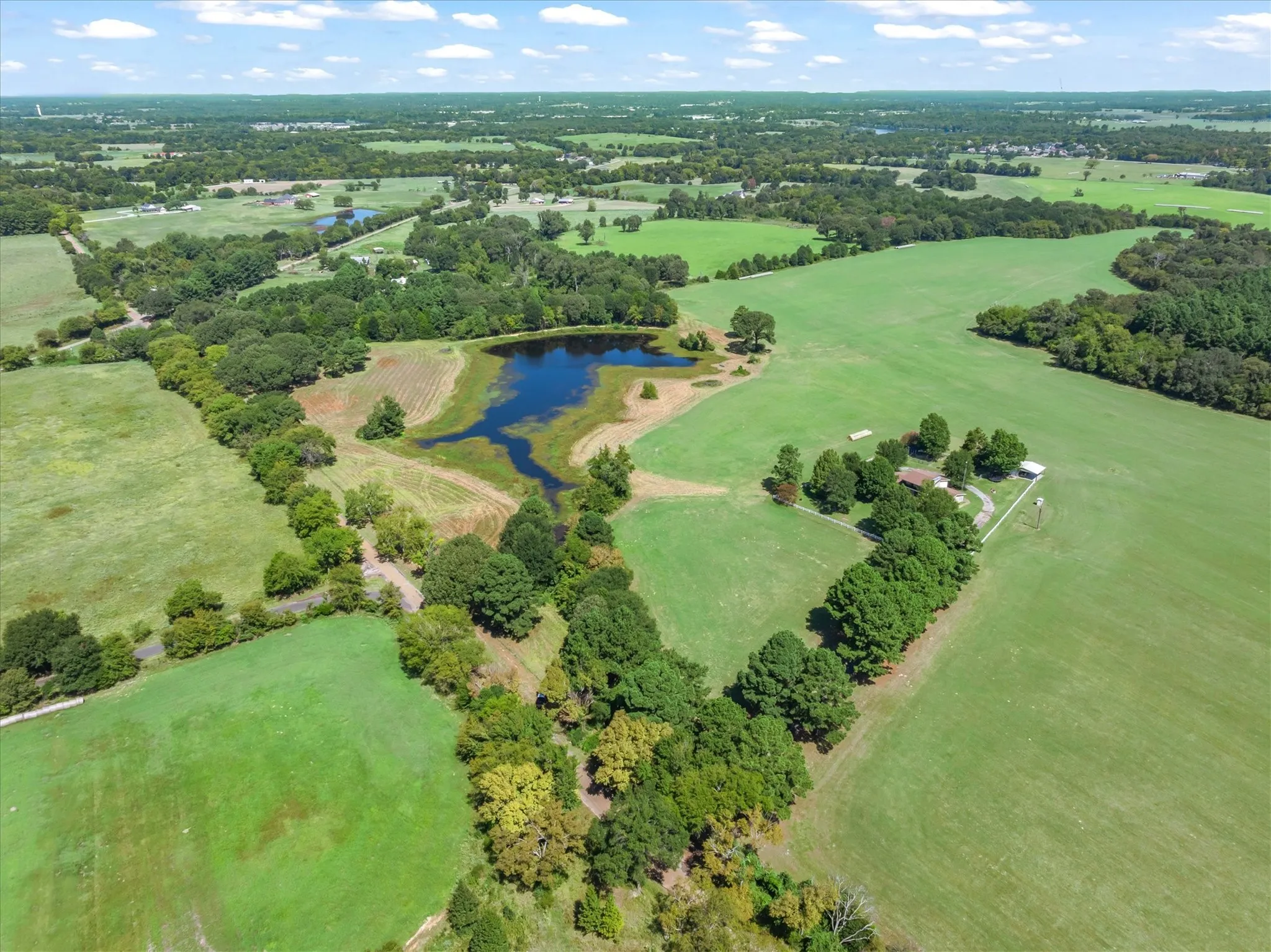 Single Family Residence For Sale in Van Zandt County , 893 Vz County Road 4203, Canton, Texas 75103, 3 Bedroom, 2 Bathroom, 2 Garage spaces, 2,545 Sqft, built in 1979, mls#21375027, Real Estate Agent in Canton, Homes For Sale in Van Zandt county, Homes For Sale in Canton, Realtor in Canton Texas, Real Estate Brokerage Independent Realty Texas, Luminita Cordes Realtor