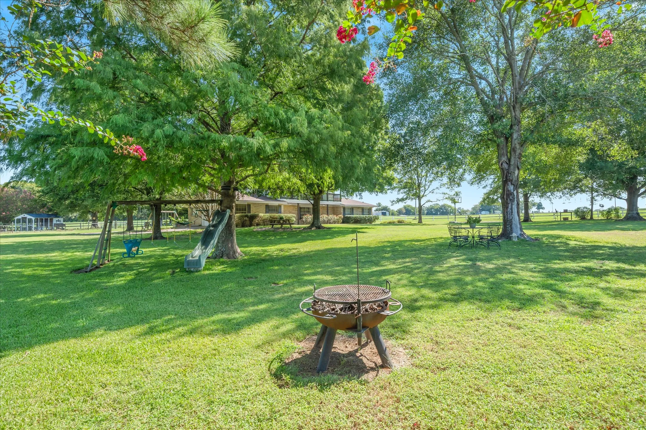 Single Family Residence For Sale in Van Zandt County , 893 Vz County Road 4203, Canton, Texas 75103, 3 Bedroom, 2 Bathroom, 2 Garage spaces, 2,545 Sqft, built in 1979, mls#21375027, Real Estate Agent in Canton, Homes For Sale in Van Zandt county, Homes For Sale in Canton, Realtor in Canton Texas, Real Estate Brokerage Independent Realty Texas, Luminita Cordes Realtor