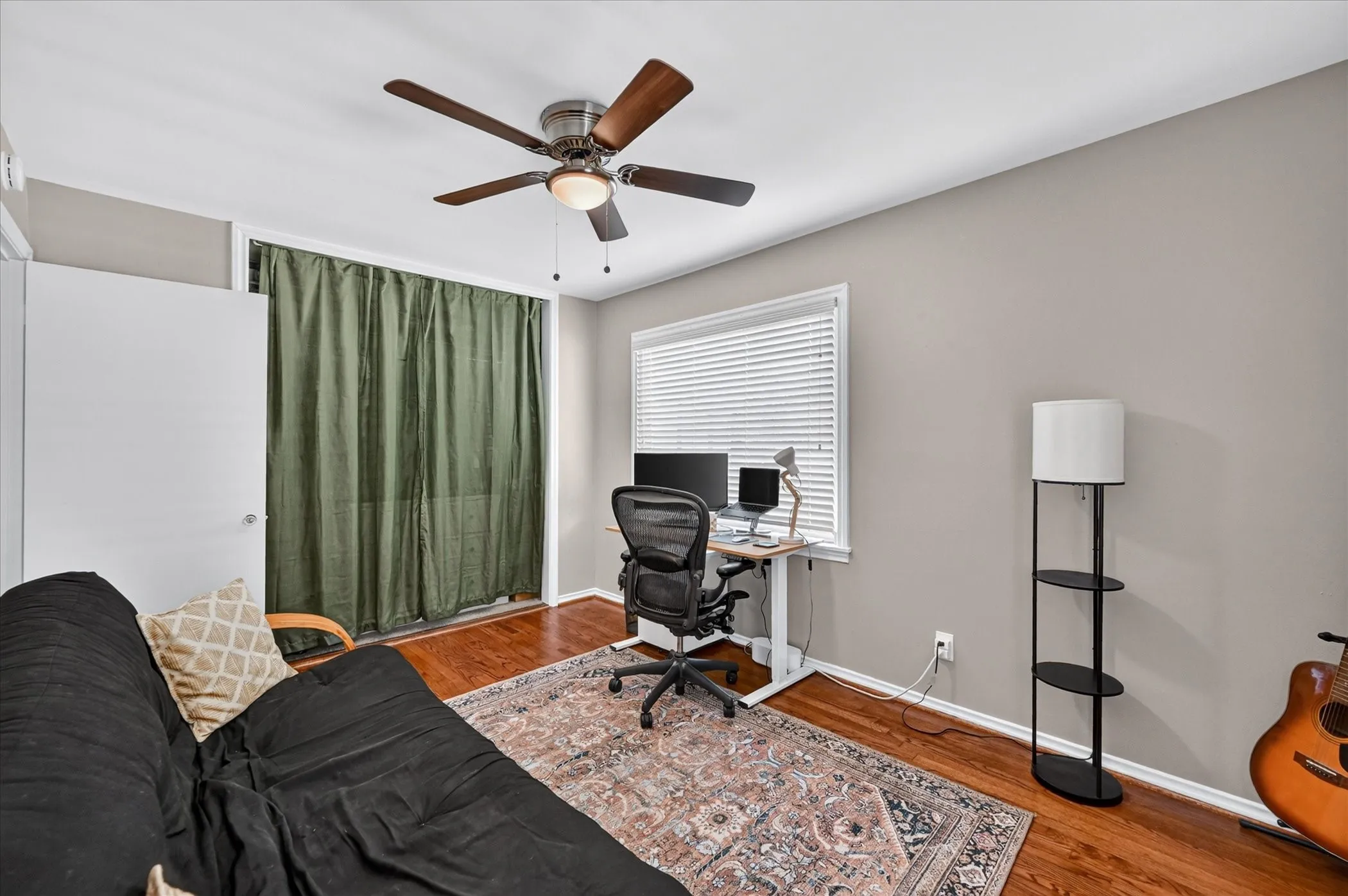 Single Family Residence For Sale in Dallas County , 11214 Sinclair Avenue, Dallas, Texas 75218, 3 Bedroom, 2 Bathroom, 1 Garage spaces, 1,476 Sqft, built in 1955, mls#21374552, Real Estate Agent in Dallas, Homes For Sale in Dallas county, Homes For Sale in Dallas, Realtor in Dallas Texas, Real Estate Brokerage Independent Realty Texas, Luminita Cordes Realtor