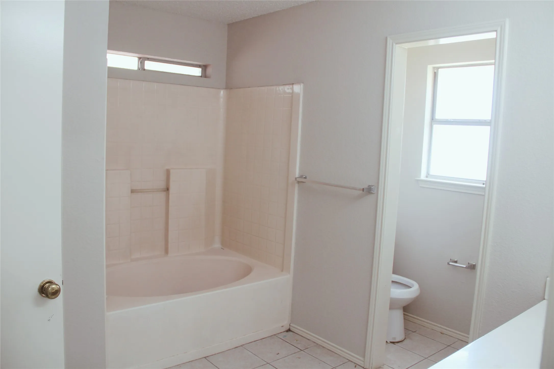 Single Family Residence For Rent in Tarrant County , 8140 Heritage Place Drive, Fort Worth, Texas 76137, 3 Bedroom, 2 Bathroom, 2 Garage spaces, 1,604 Sqft, built in 1995, mls#21374978, Real Estate Agent in Fort Worth, Homes For Rent in Tarrant county, Homes For Rent in Fort Worth, Realtor in Fort Worth Texas, Real Estate Brokerage Independent Realty Texas, Luminita Cordes Realtor