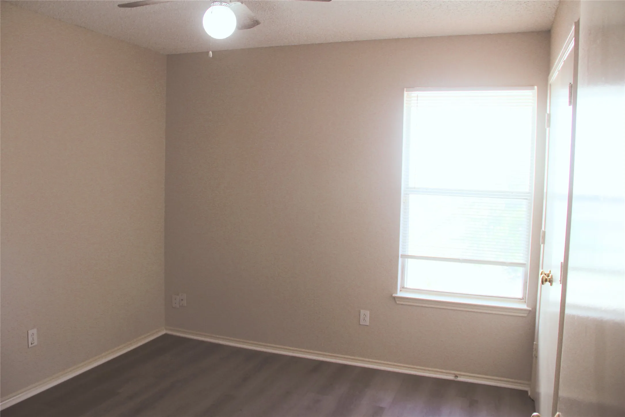 Single Family Residence For Rent in Tarrant County , 8140 Heritage Place Drive, Fort Worth, Texas 76137, 3 Bedroom, 2 Bathroom, 2 Garage spaces, 1,604 Sqft, built in 1995, mls#21374978, Real Estate Agent in Fort Worth, Homes For Rent in Tarrant county, Homes For Rent in Fort Worth, Realtor in Fort Worth Texas, Real Estate Brokerage Independent Realty Texas, Luminita Cordes Realtor