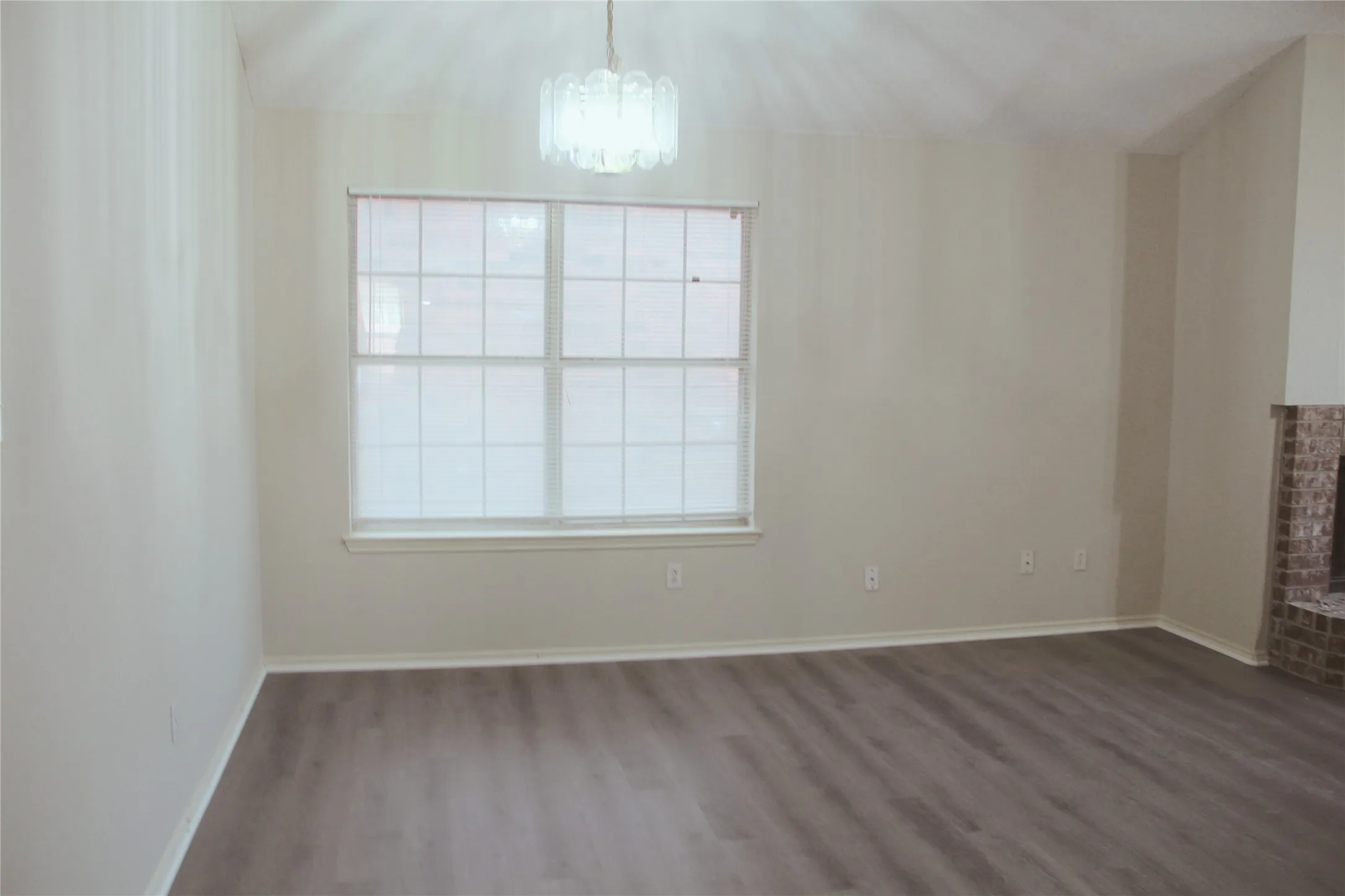 Single Family Residence For Rent in Tarrant County , 8140 Heritage Place Drive, Fort Worth, Texas 76137, 3 Bedroom, 2 Bathroom, 2 Garage spaces, 1,604 Sqft, built in 1995, mls#21374978, Real Estate Agent in Fort Worth, Homes For Rent in Tarrant county, Homes For Rent in Fort Worth, Realtor in Fort Worth Texas, Real Estate Brokerage Independent Realty Texas, Luminita Cordes Realtor