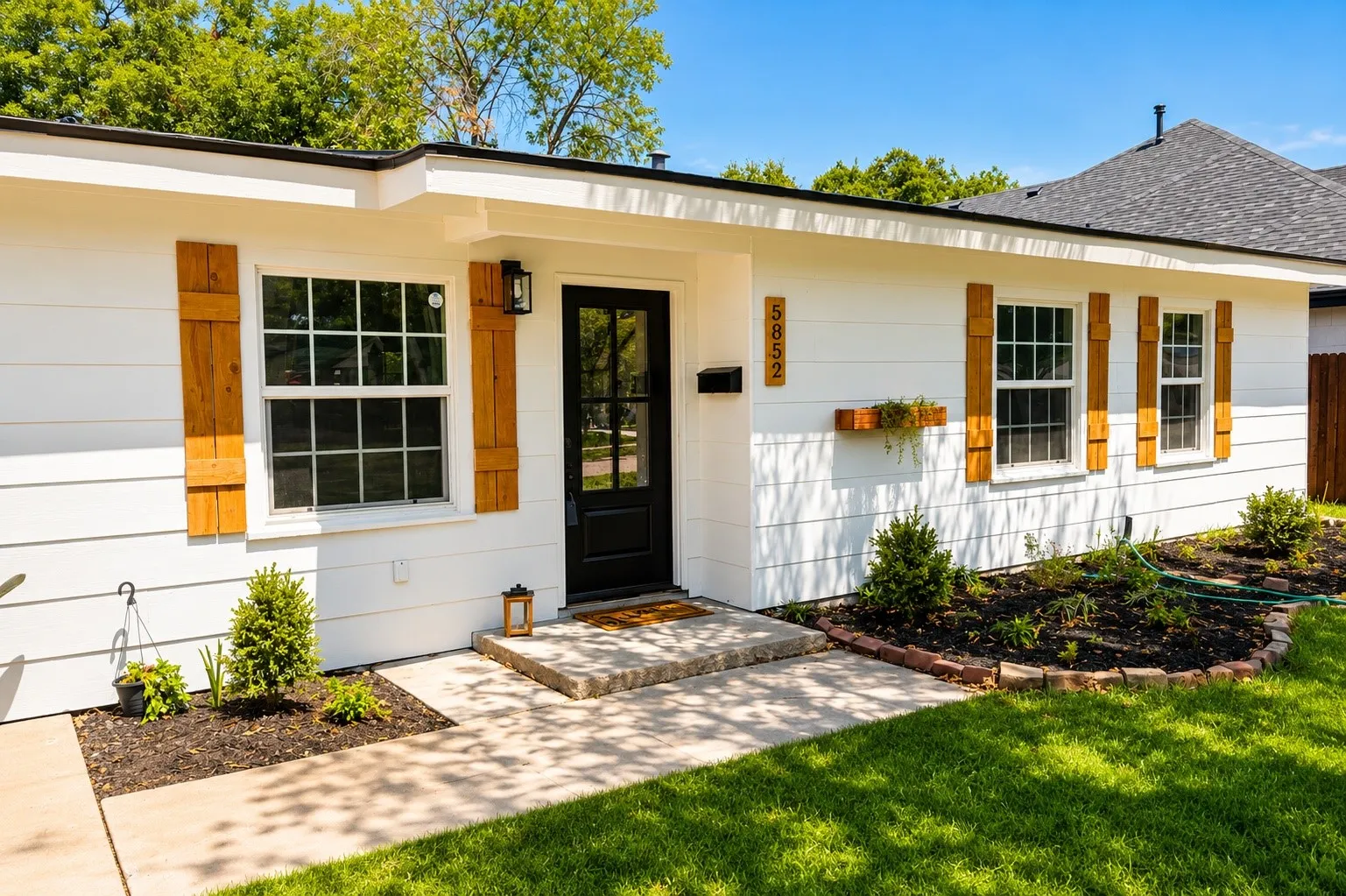 Single Family Residence For Sale in Tarrant County , 5852 Lyle Street, Westworth Village, Texas 76114, 4 Bedroom, 2 Bathroom, Garage spaces, 1,320 Sqft, built in 1954, mls#21375032, Real Estate Agent in Westworth Village, Homes For Sale in Tarrant county, Homes For Sale in Westworth Village, Realtor in Westworth Village Texas, Real Estate Brokerage Independent Realty Texas, Luminita Cordes Realtor