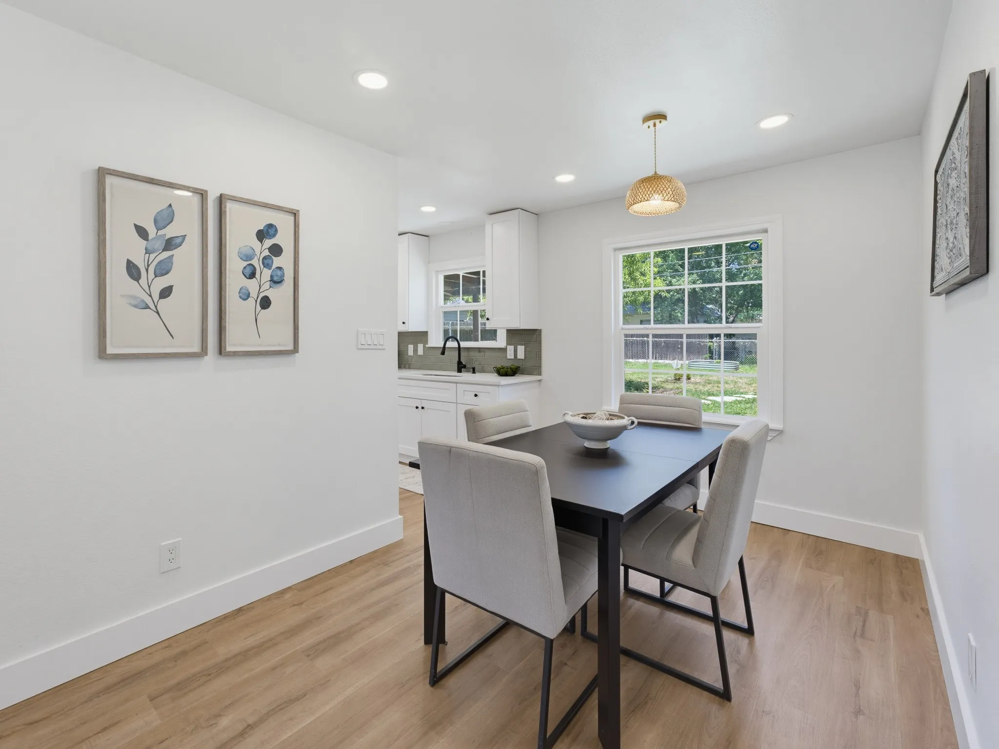Single Family Residence For Sale in Tarrant County , 5852 Lyle Street, Westworth Village, Texas 76114, 4 Bedroom, 2 Bathroom, Garage spaces, 1,320 Sqft, built in 1954, mls#21375032, Real Estate Agent in Westworth Village, Homes For Sale in Tarrant county, Homes For Sale in Westworth Village, Realtor in Westworth Village Texas, Real Estate Brokerage Independent Realty Texas, Luminita Cordes Realtor