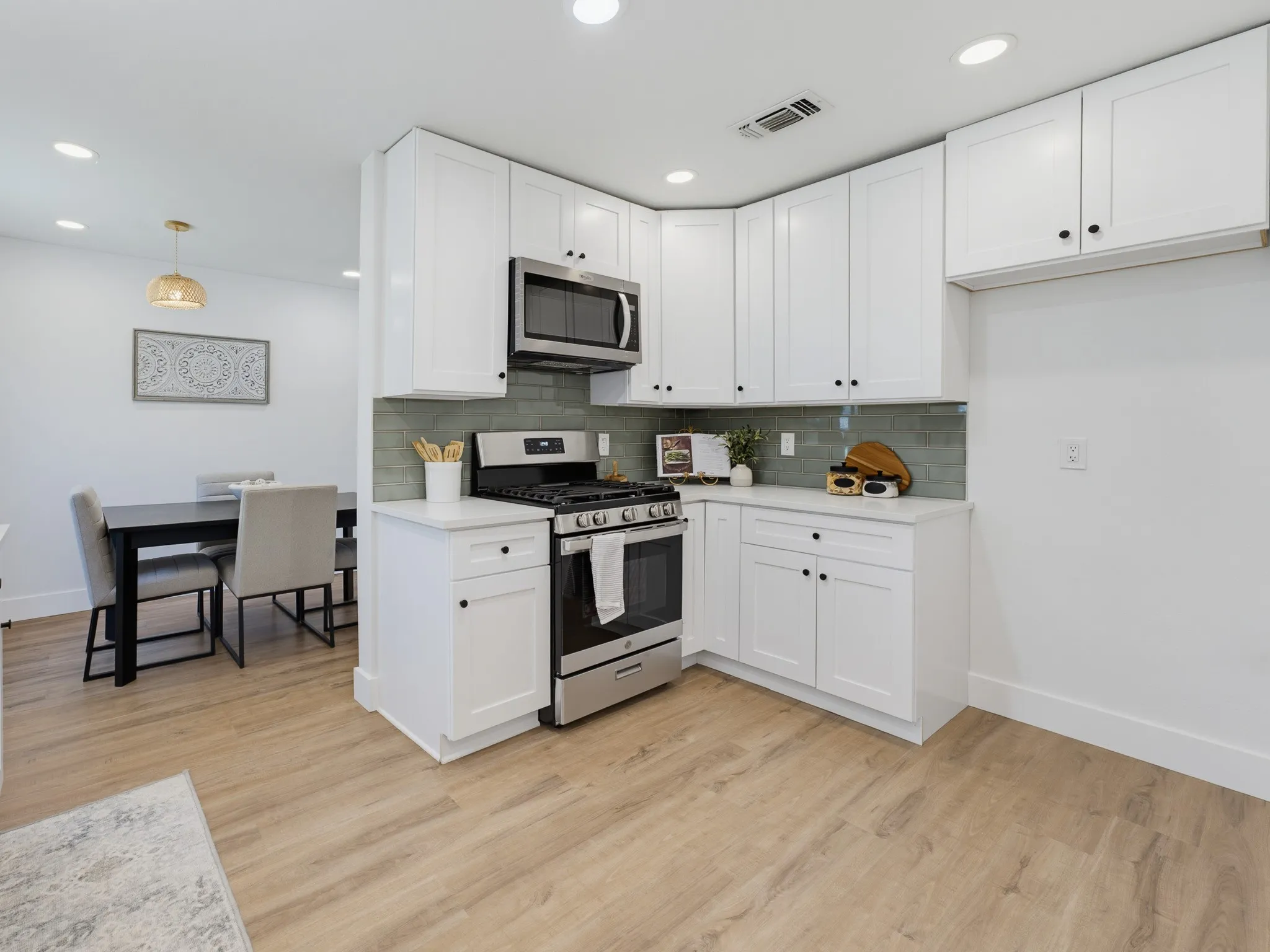 Single Family Residence For Sale in Tarrant County , 5852 Lyle Street, Westworth Village, Texas 76114, 4 Bedroom, 2 Bathroom, Garage spaces, 1,320 Sqft, built in 1954, mls#21375032, Real Estate Agent in Westworth Village, Homes For Sale in Tarrant county, Homes For Sale in Westworth Village, Realtor in Westworth Village Texas, Real Estate Brokerage Independent Realty Texas, Luminita Cordes Realtor