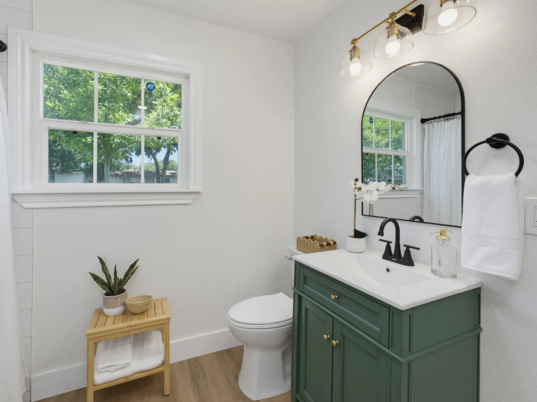 Single Family Residence For Sale in Tarrant County , 5852 Lyle Street, Westworth Village, Texas 76114, 4 Bedroom, 2 Bathroom, Garage spaces, 1,320 Sqft, built in 1954, mls#21375032, Real Estate Agent in Westworth Village, Homes For Sale in Tarrant county, Homes For Sale in Westworth Village, Realtor in Westworth Village Texas, Real Estate Brokerage Independent Realty Texas, Luminita Cordes Realtor