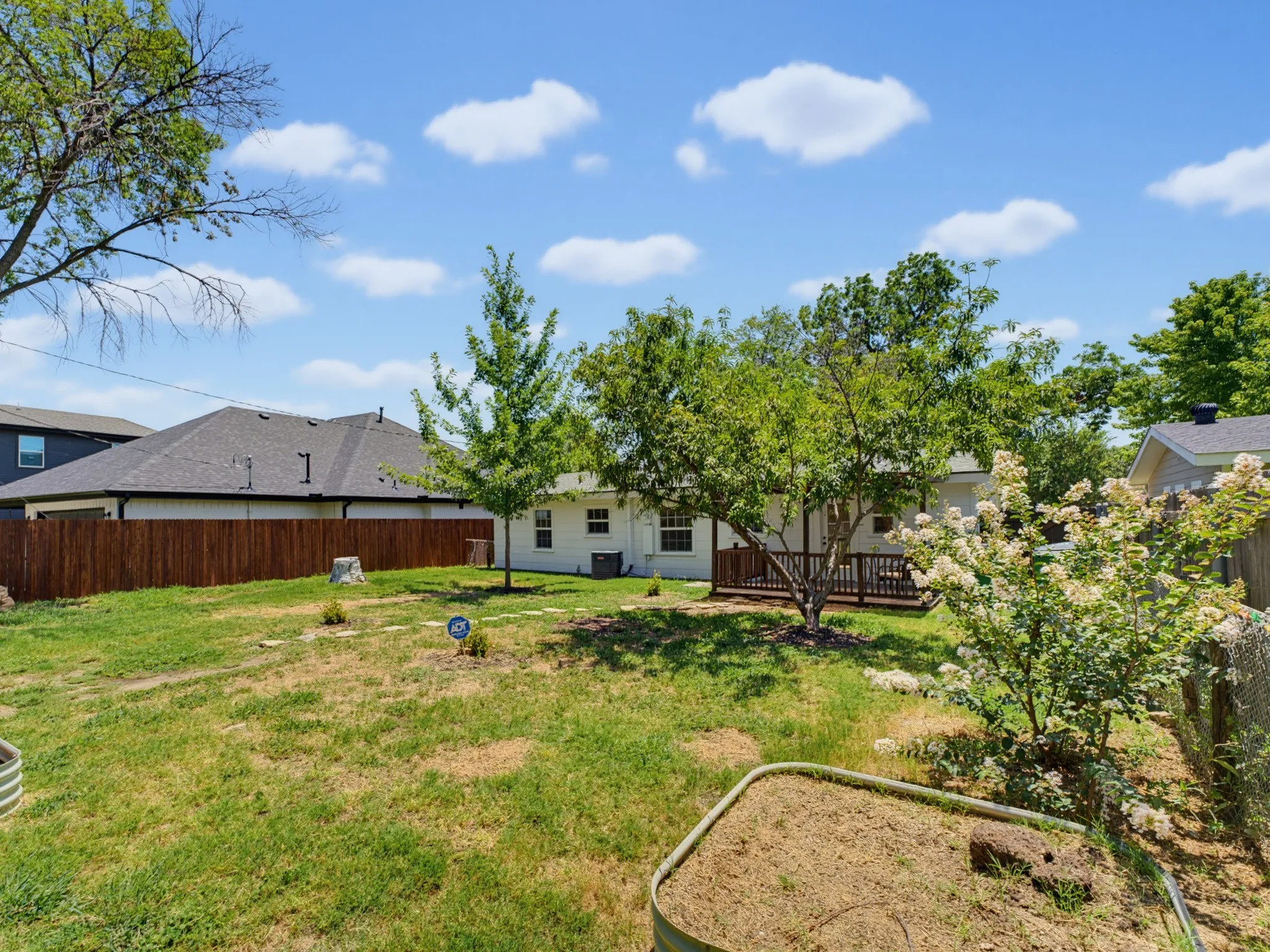 Single Family Residence For Sale in Tarrant County , 5852 Lyle Street, Westworth Village, Texas 76114, 4 Bedroom, 2 Bathroom, Garage spaces, 1,320 Sqft, built in 1954, mls#21375032, Real Estate Agent in Westworth Village, Homes For Sale in Tarrant county, Homes For Sale in Westworth Village, Realtor in Westworth Village Texas, Real Estate Brokerage Independent Realty Texas, Luminita Cordes Realtor