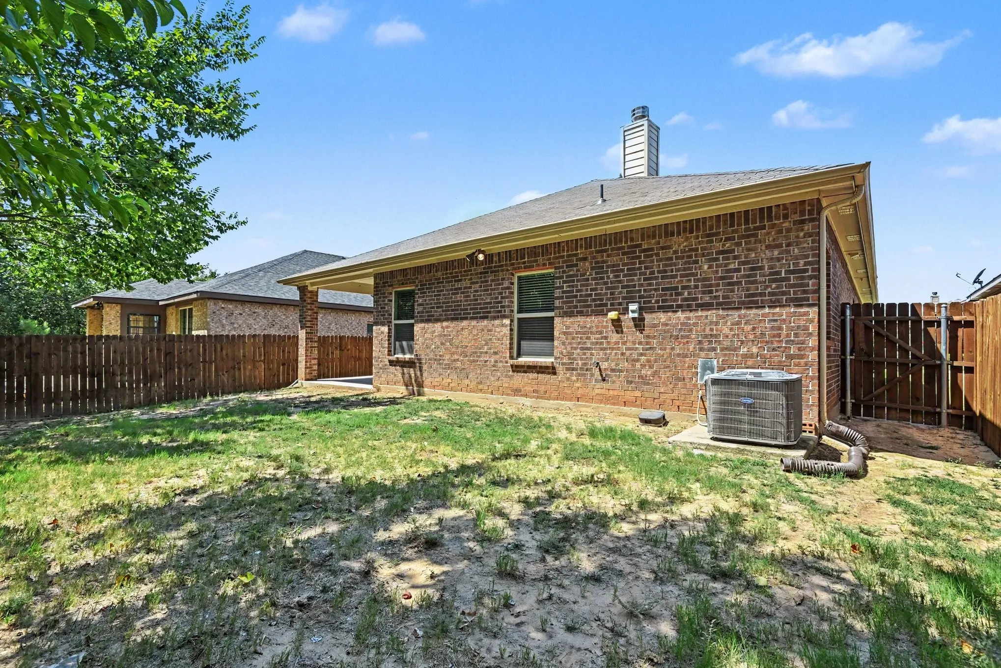 Single Family Residence For Sale in Parker County , 1232 Scott Drive, Weatherford, Texas 76087, 3 Bedroom, 2 Bathroom, 2 Garage spaces, 1,823 Sqft, built in 2016, mls#21374439, Real Estate Agent in Weatherford, Homes For Sale in Parker county, Homes For Sale in Weatherford, Realtor in Weatherford Texas, Real Estate Brokerage Independent Realty Texas, Luminita Cordes Realtor
