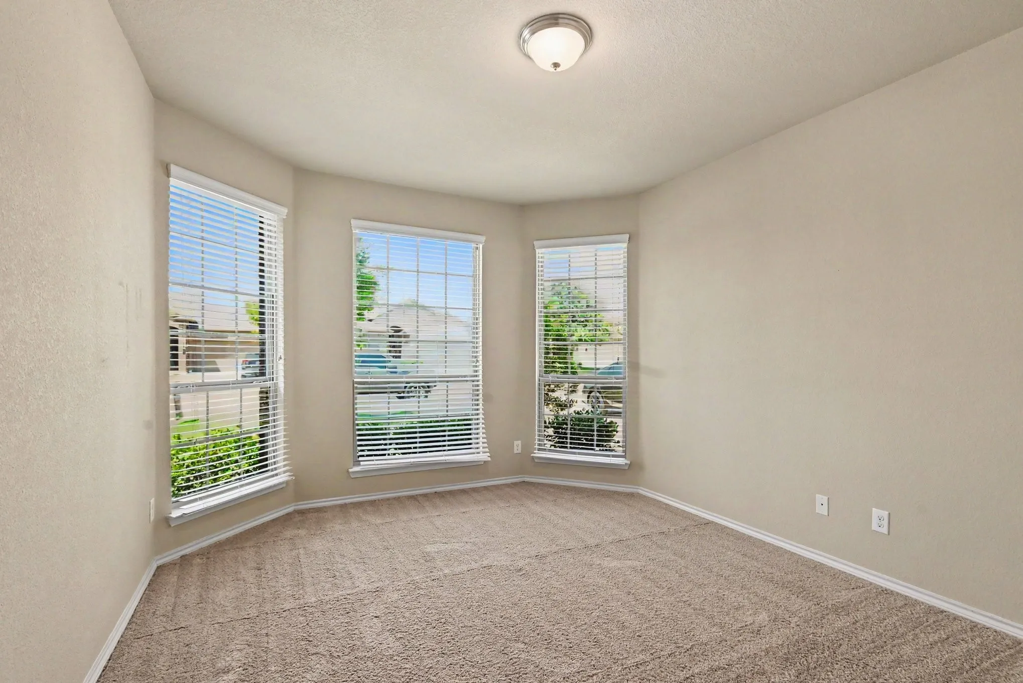 Single Family Residence For Sale in Parker County , 1232 Scott Drive, Weatherford, Texas 76087, 3 Bedroom, 2 Bathroom, 2 Garage spaces, 1,823 Sqft, built in 2016, mls#21374439, Real Estate Agent in Weatherford, Homes For Sale in Parker county, Homes For Sale in Weatherford, Realtor in Weatherford Texas, Real Estate Brokerage Independent Realty Texas, Luminita Cordes Realtor