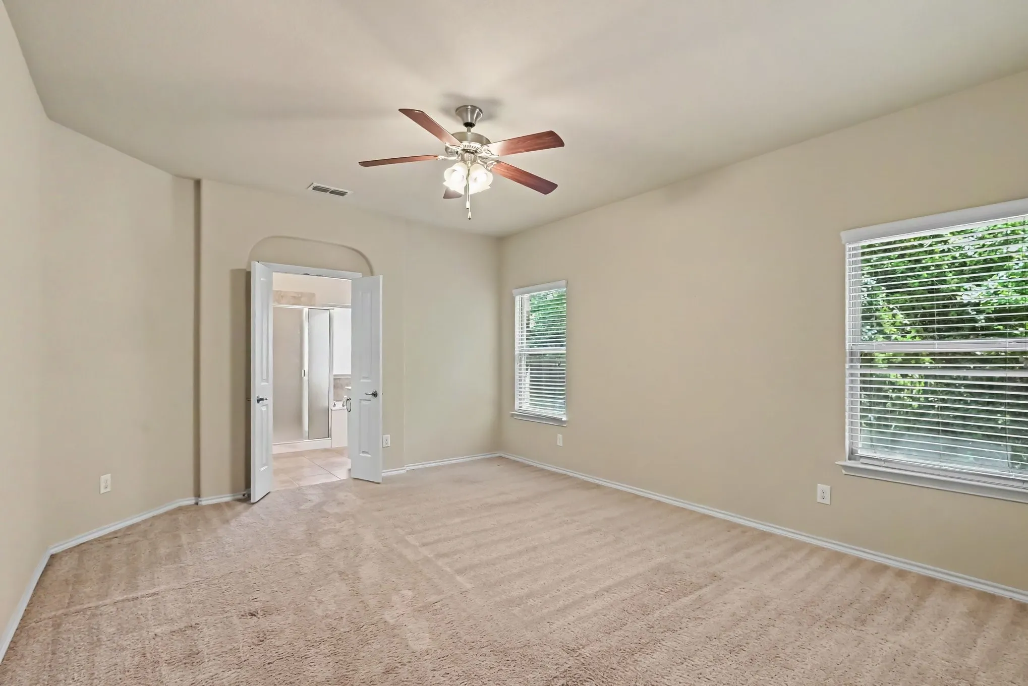 Single Family Residence For Sale in Parker County , 1232 Scott Drive, Weatherford, Texas 76087, 3 Bedroom, 2 Bathroom, 2 Garage spaces, 1,823 Sqft, built in 2016, mls#21374439, Real Estate Agent in Weatherford, Homes For Sale in Parker county, Homes For Sale in Weatherford, Realtor in Weatherford Texas, Real Estate Brokerage Independent Realty Texas, Luminita Cordes Realtor
