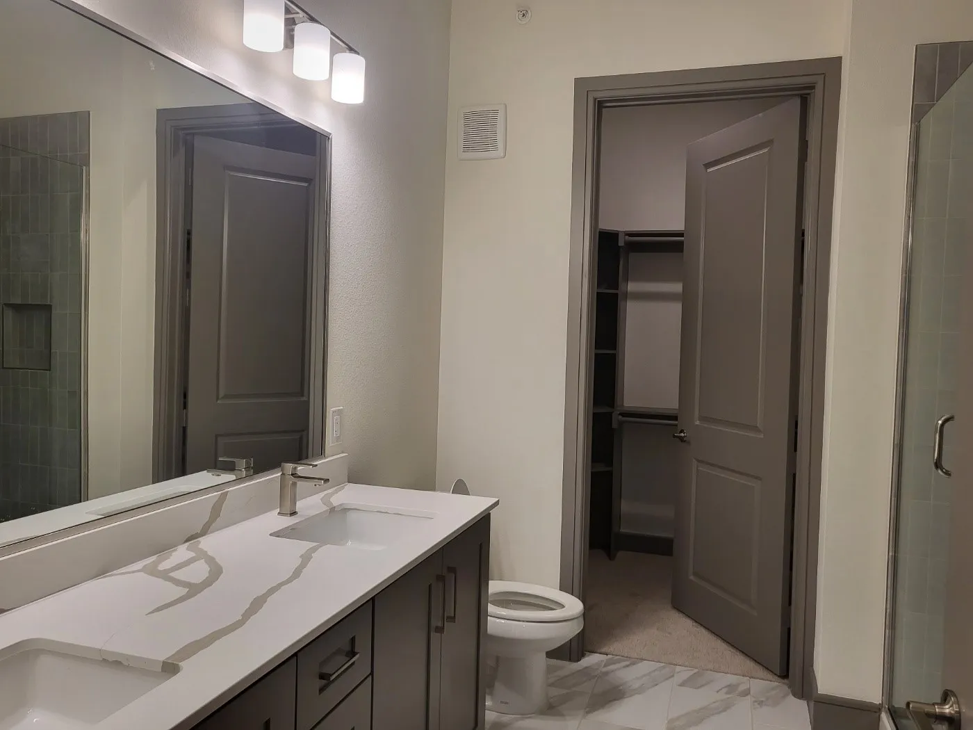Condominium For Rent in Dallas County , 2700 Old Denton Road 4447, Carrollton, Texas 75007, 2 Bedroom, 2 Bathroom, Garage spaces, 1,025 Sqft, built in 2023, mls#21373739, Real Estate Agent in Carrollton, Homes For Rent in Dallas county, Homes For Rent in Carrollton, Realtor in Carrollton Texas, Real Estate Brokerage Independent Realty Texas, Luminita Cordes Realtor