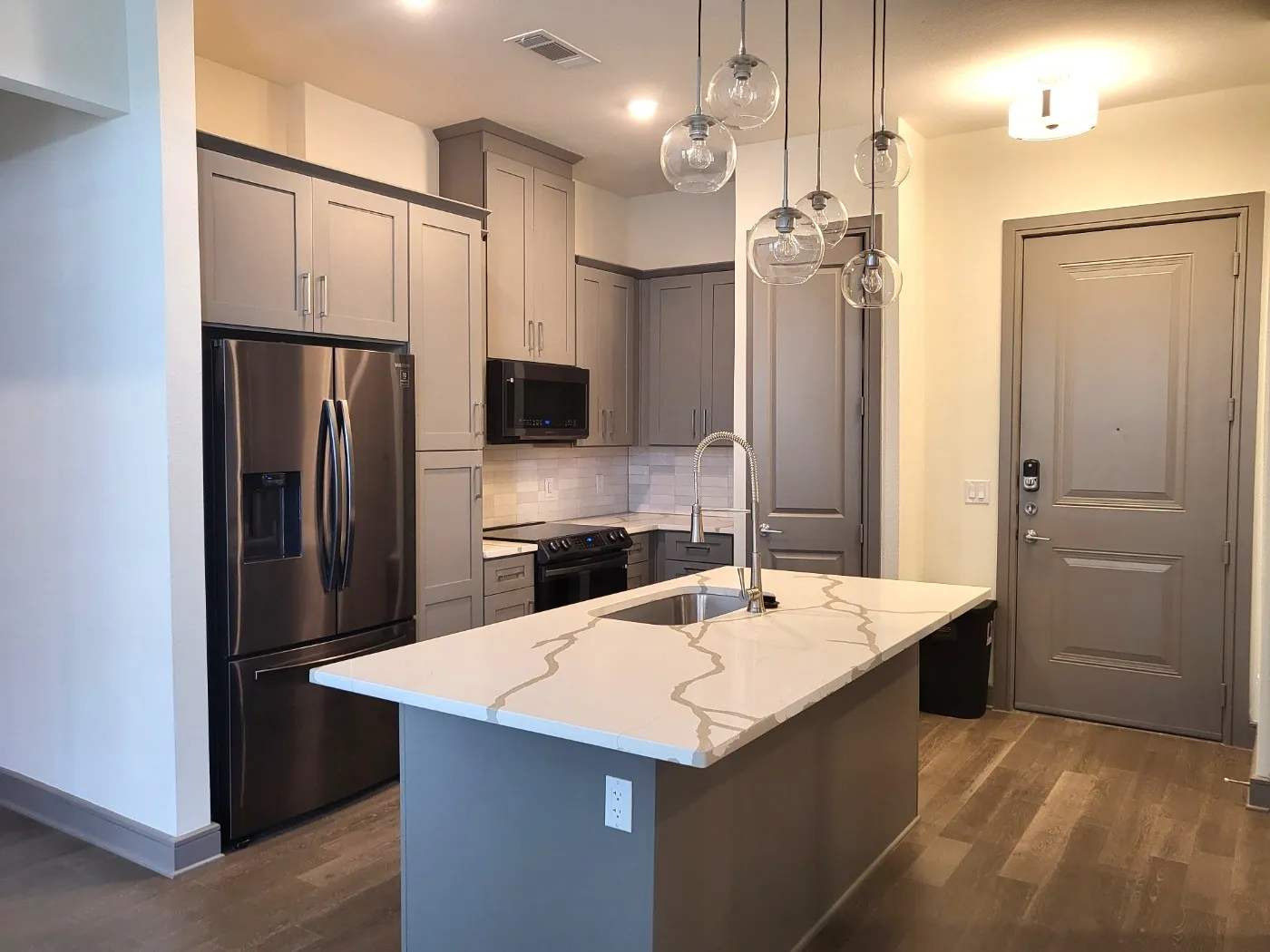 Condominium For Rent in Dallas County , 2700 Old Denton Road 4447, Carrollton, Texas 75007, 2 Bedroom, 2 Bathroom, Garage spaces, 1,025 Sqft, built in 2023, mls#21373739, Real Estate Agent in Carrollton, Homes For Rent in Dallas county, Homes For Rent in Carrollton, Realtor in Carrollton Texas, Real Estate Brokerage Independent Realty Texas, Luminita Cordes Realtor