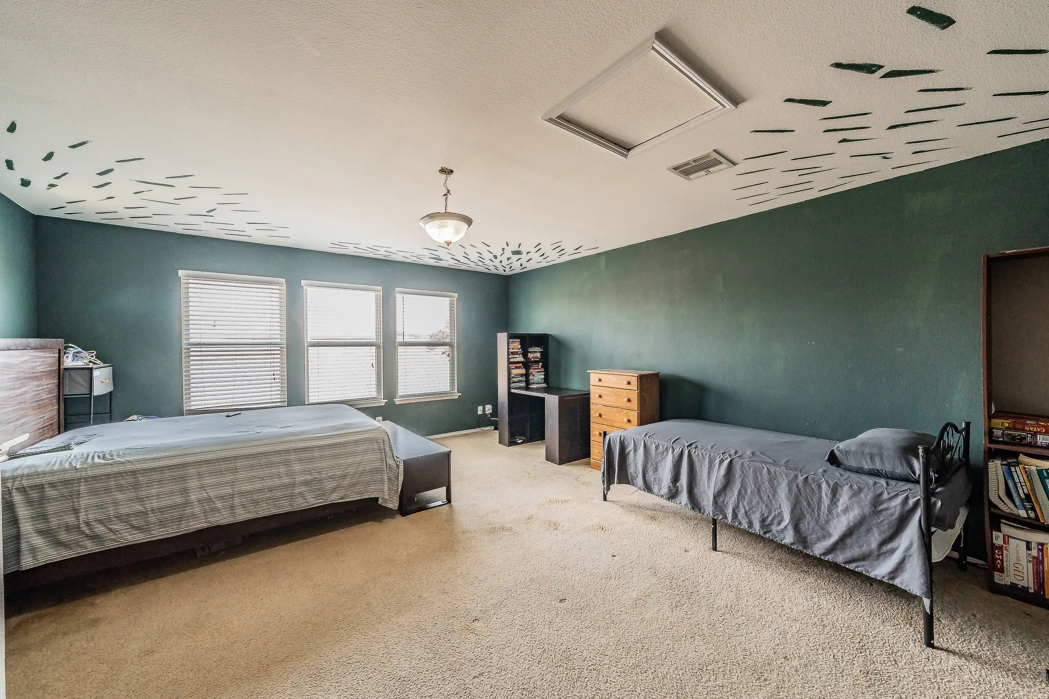 Single Family Residence For Sale in Tarrant County , 2017 Graham Ranch Road, Fort Worth, Texas 76134, 3 Bedroom, 3 Bathroom, 2 Garage spaces, 2,111 Sqft, built in 2010, mls#21372941, Real Estate Agent in Fort Worth, Homes For Sale in Tarrant county, Homes For Sale in Fort Worth, Realtor in Fort Worth Texas, Real Estate Brokerage Independent Realty Texas, Luminita Cordes Realtor