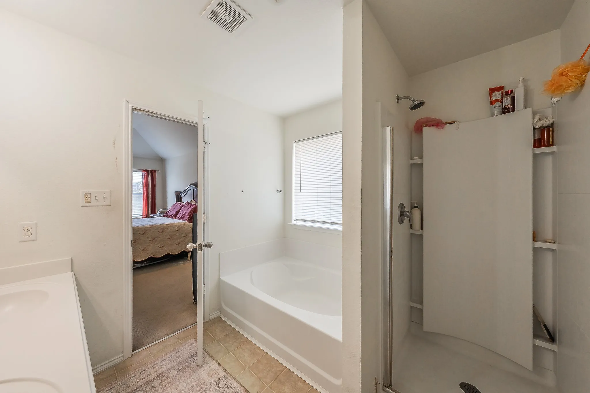Single Family Residence For Sale in Tarrant County , 2017 Graham Ranch Road, Fort Worth, Texas 76134, 3 Bedroom, 3 Bathroom, 2 Garage spaces, 2,111 Sqft, built in 2010, mls#21372941, Real Estate Agent in Fort Worth, Homes For Sale in Tarrant county, Homes For Sale in Fort Worth, Realtor in Fort Worth Texas, Real Estate Brokerage Independent Realty Texas, Luminita Cordes Realtor