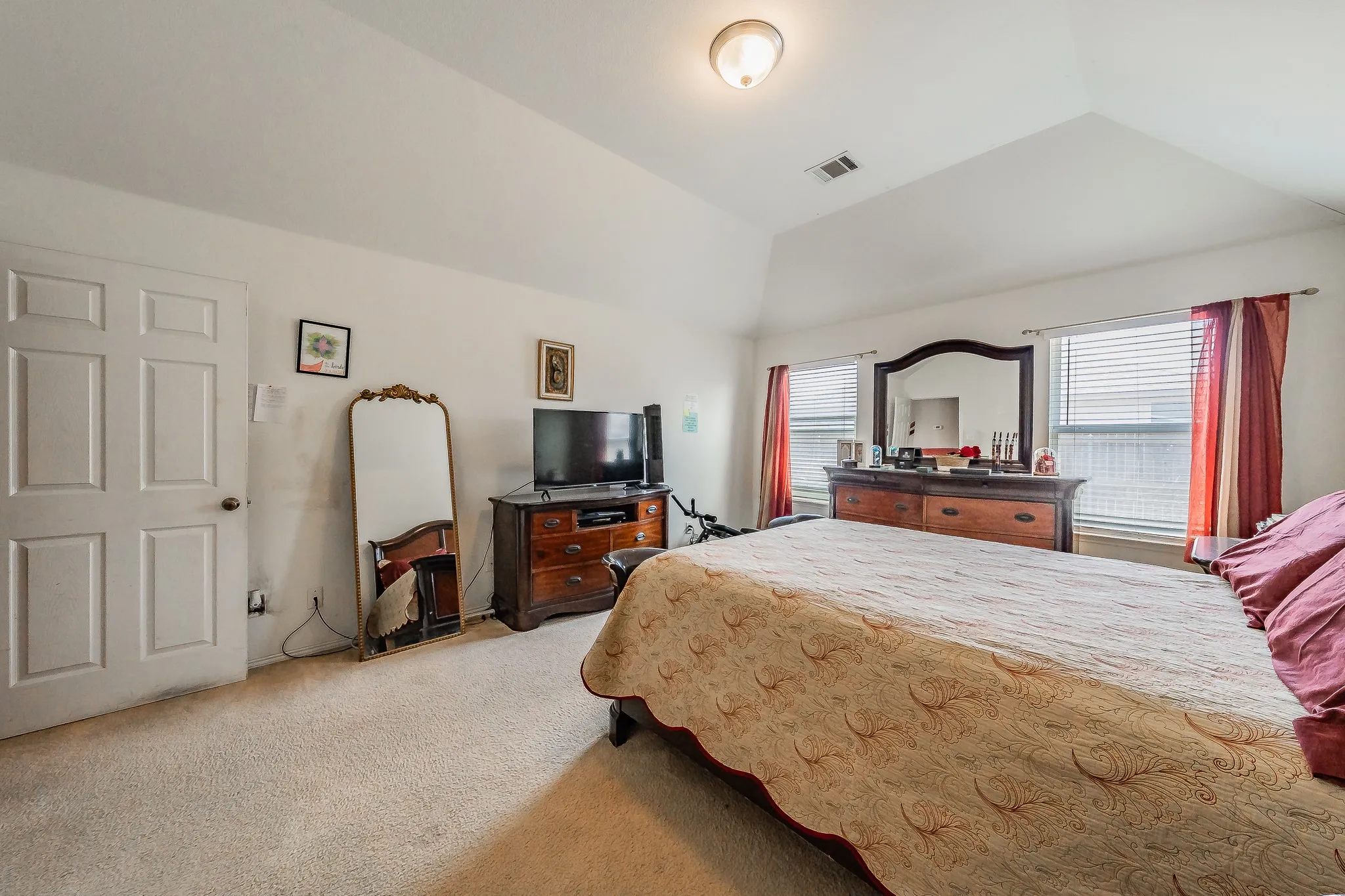 Single Family Residence For Sale in Tarrant County , 2017 Graham Ranch Road, Fort Worth, Texas 76134, 3 Bedroom, 3 Bathroom, 2 Garage spaces, 2,111 Sqft, built in 2010, mls#21372941, Real Estate Agent in Fort Worth, Homes For Sale in Tarrant county, Homes For Sale in Fort Worth, Realtor in Fort Worth Texas, Real Estate Brokerage Independent Realty Texas, Luminita Cordes Realtor