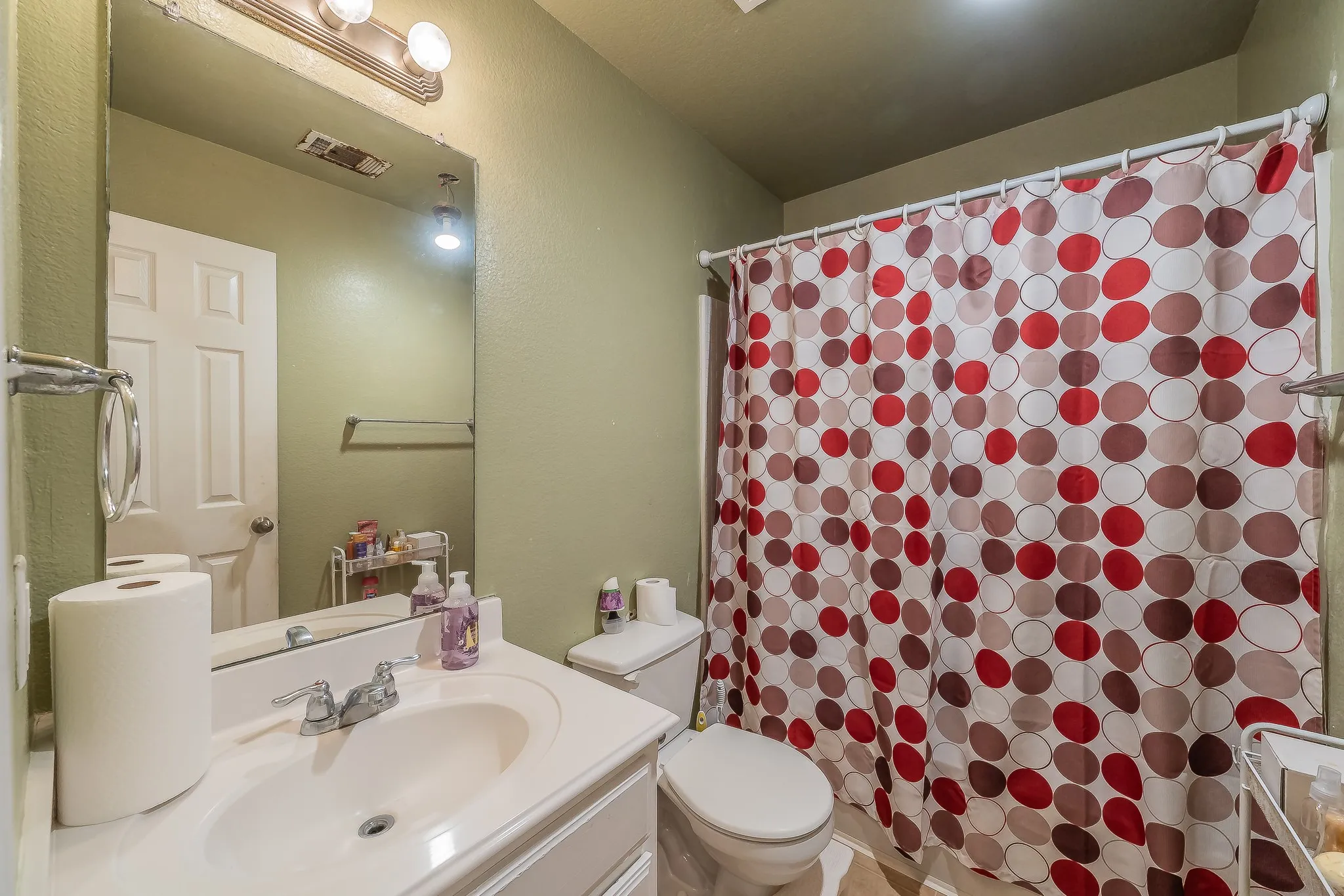 Single Family Residence For Sale in Tarrant County , 2017 Graham Ranch Road, Fort Worth, Texas 76134, 3 Bedroom, 3 Bathroom, 2 Garage spaces, 2,111 Sqft, built in 2010, mls#21372941, Real Estate Agent in Fort Worth, Homes For Sale in Tarrant county, Homes For Sale in Fort Worth, Realtor in Fort Worth Texas, Real Estate Brokerage Independent Realty Texas, Luminita Cordes Realtor