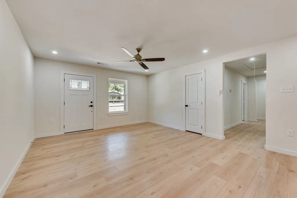 Single Family Residence For Sale in Tarrant County , 312 Calgary Road, Azle, Texas 76020, 4 Bedroom, 2 Bathroom, 2 Garage spaces, 1,734 Sqft, built in 2026, mls#21375036, Real Estate Agent in Azle, Homes For Sale in Tarrant county, Homes For Sale in Azle, Realtor in Azle Texas, Real Estate Brokerage Independent Realty Texas, Luminita Cordes Realtor