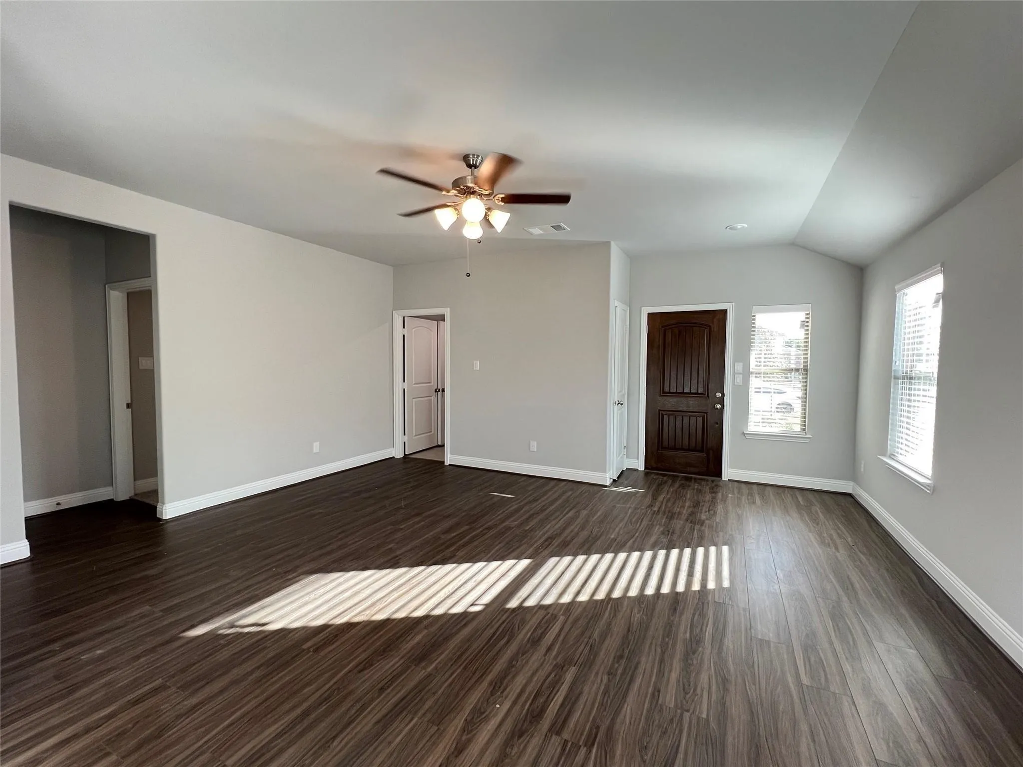 Single Family Residence For Rent in Hunt County , 1428 Warringwood Drive, Greenville, Texas 75402, 4 Bedroom, 2 Bathroom, 2 Garage spaces, 1,473 Sqft, built in 2021, mls#21375038, Real Estate Agent in Greenville, Homes For Rent in Hunt county, Homes For Rent in Greenville, Realtor in Greenville Texas, Real Estate Brokerage Independent Realty Texas, Luminita Cordes Realtor