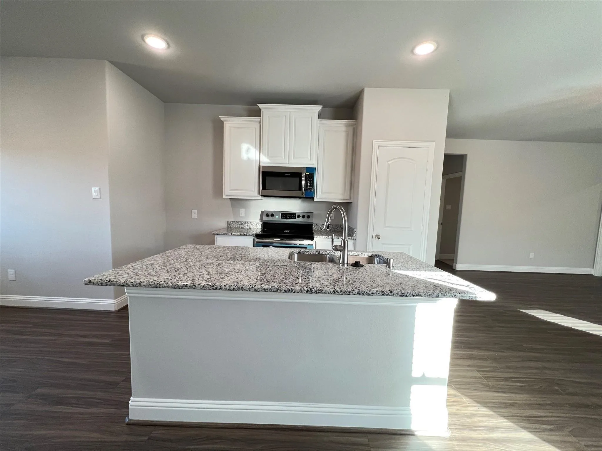 Single Family Residence For Rent in Hunt County , 1428 Warringwood Drive, Greenville, Texas 75402, 4 Bedroom, 2 Bathroom, 2 Garage spaces, 1,473 Sqft, built in 2021, mls#21375038, Real Estate Agent in Greenville, Homes For Rent in Hunt county, Homes For Rent in Greenville, Realtor in Greenville Texas, Real Estate Brokerage Independent Realty Texas, Luminita Cordes Realtor