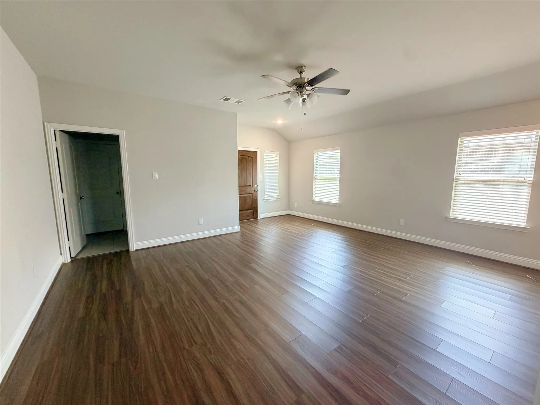 Single Family Residence For Rent in Hunt County , 1428 Warringwood Drive, Greenville, Texas 75402, 4 Bedroom, 2 Bathroom, 2 Garage spaces, 1,473 Sqft, built in 2021, mls#21375038, Real Estate Agent in Greenville, Homes For Rent in Hunt county, Homes For Rent in Greenville, Realtor in Greenville Texas, Real Estate Brokerage Independent Realty Texas, Luminita Cordes Realtor