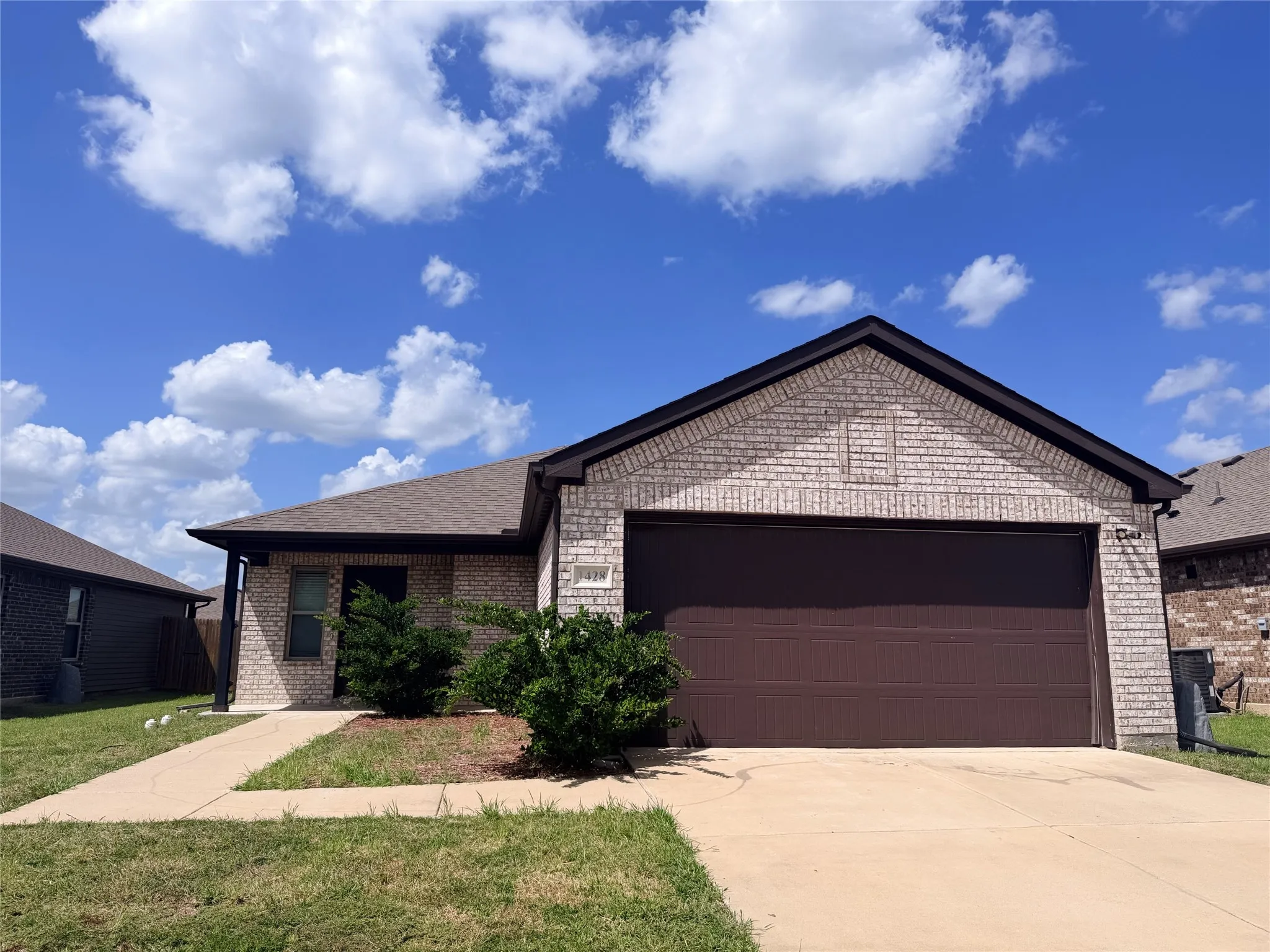 Single Family Residence For Rent in Hunt County , 1428 Warringwood Drive, Greenville, Texas 75402, 4 Bedroom, 2 Bathroom, 2 Garage spaces, 1,473 Sqft, built in 2021, mls#21375038, Real Estate Agent in Greenville, Homes For Rent in Hunt county, Homes For Rent in Greenville, Realtor in Greenville Texas, Real Estate Brokerage Independent Realty Texas, Luminita Cordes Realtor