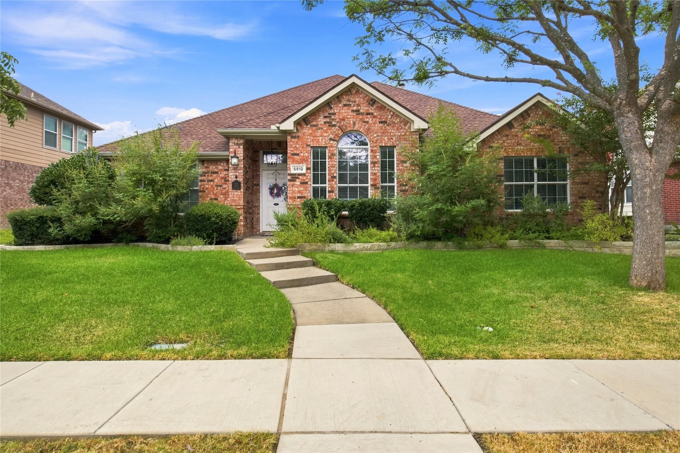 Single Family Residence For Sale in Collin County , 5912 Pine Meadow Lane, Mc Kinney, Texas 75070, 4 Bedroom, 2 Bathroom, 3 Garage spaces, 2,222 Sqft, built in 2002, mls#21374938, Real Estate Agent in Mc Kinney, Homes For Sale in Collin county, Homes For Sale in Mc Kinney, Realtor in Mc Kinney Texas, Real Estate Brokerage Independent Realty Texas, Luminita Cordes Realtor