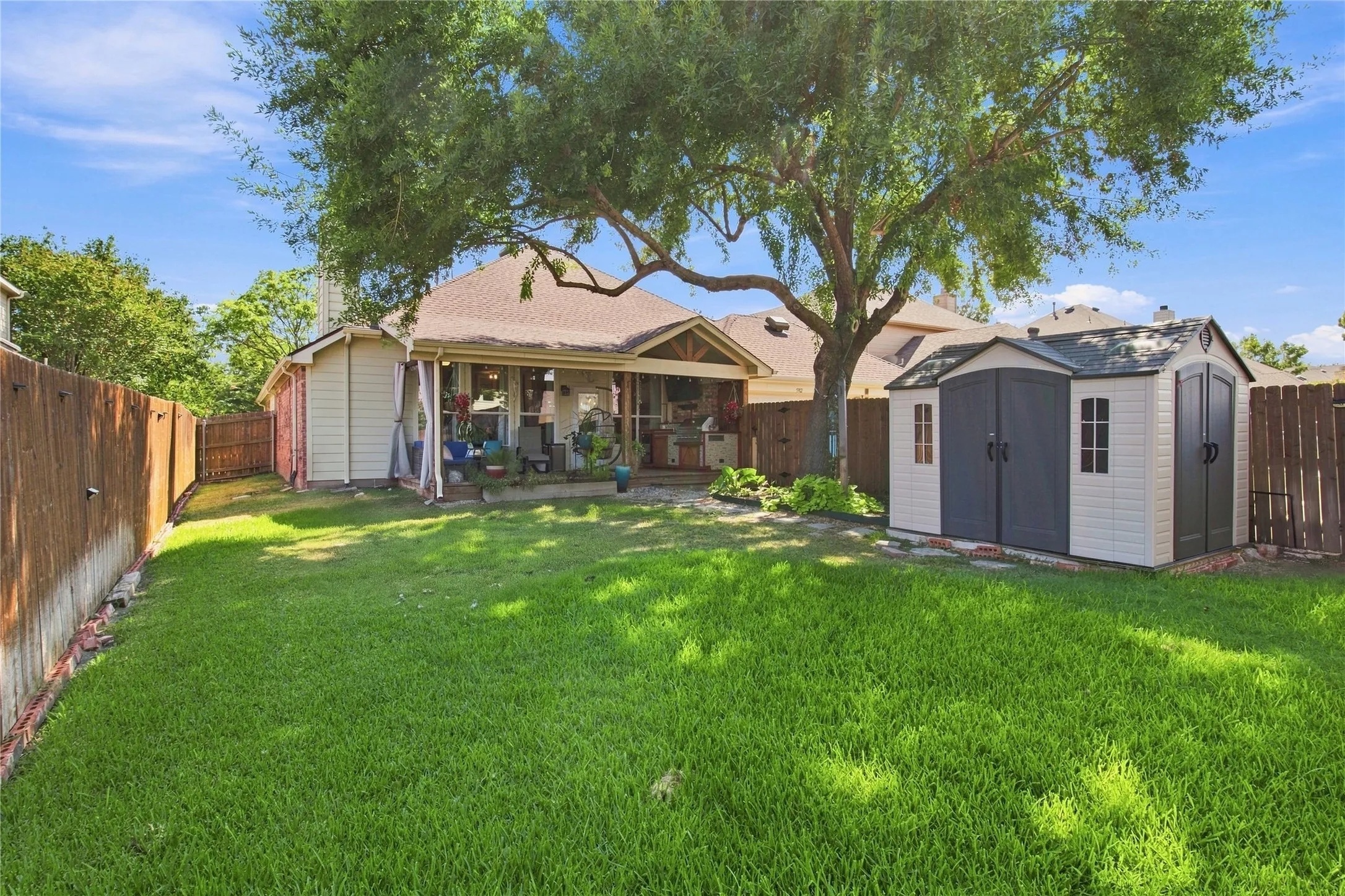 Single Family Residence For Sale in Collin County , 5912 Pine Meadow Lane, Mc Kinney, Texas 75070, 4 Bedroom, 2 Bathroom, 3 Garage spaces, 2,222 Sqft, built in 2002, mls#21374938, Real Estate Agent in Mc Kinney, Homes For Sale in Collin county, Homes For Sale in Mc Kinney, Realtor in Mc Kinney Texas, Real Estate Brokerage Independent Realty Texas, Luminita Cordes Realtor