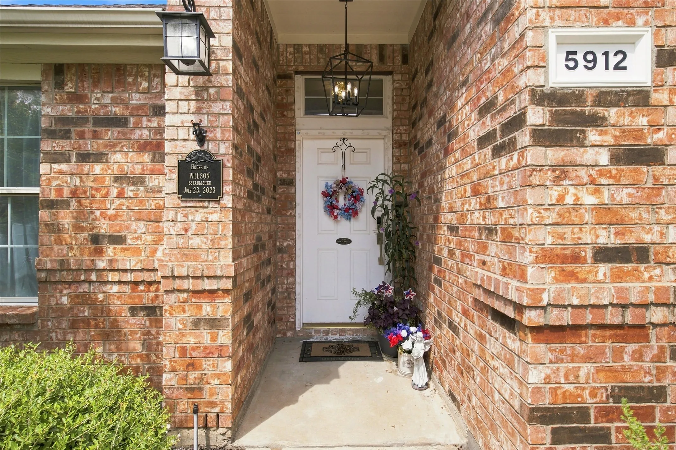 Single Family Residence For Sale in Collin County , 5912 Pine Meadow Lane, Mc Kinney, Texas 75070, 4 Bedroom, 2 Bathroom, 3 Garage spaces, 2,222 Sqft, built in 2002, mls#21374938, Real Estate Agent in Mc Kinney, Homes For Sale in Collin county, Homes For Sale in Mc Kinney, Realtor in Mc Kinney Texas, Real Estate Brokerage Independent Realty Texas, Luminita Cordes Realtor