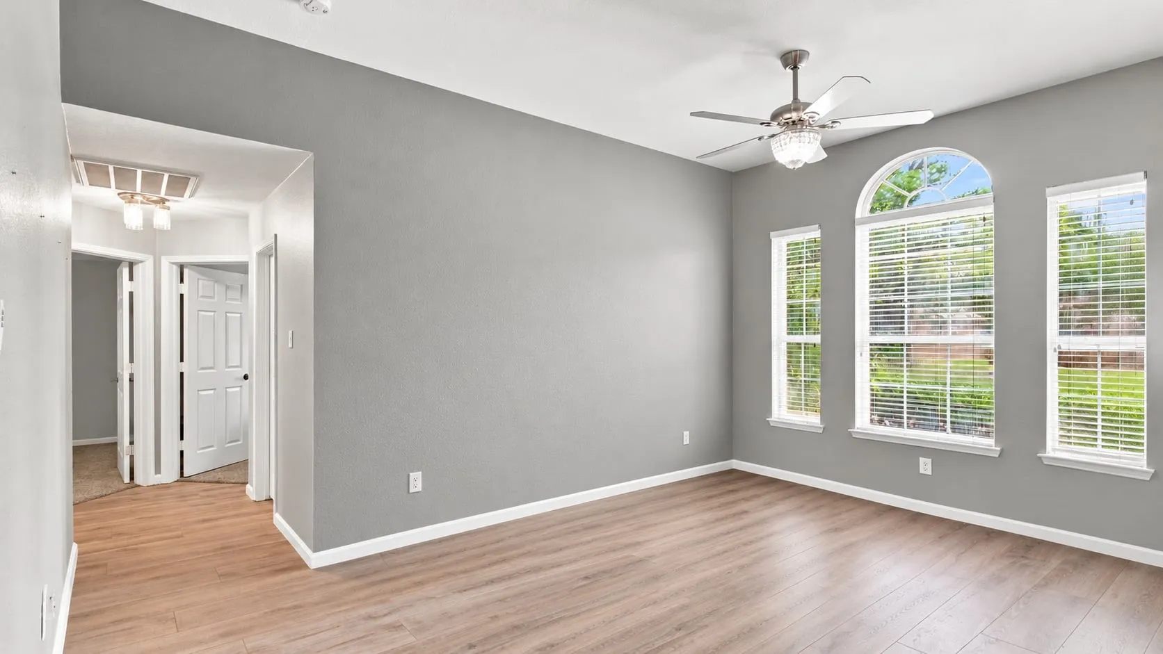 Single Family Residence For Sale in Collin County , 5912 Pine Meadow Lane, Mc Kinney, Texas 75070, 4 Bedroom, 2 Bathroom, 3 Garage spaces, 2,222 Sqft, built in 2002, mls#21374938, Real Estate Agent in Mc Kinney, Homes For Sale in Collin county, Homes For Sale in Mc Kinney, Realtor in Mc Kinney Texas, Real Estate Brokerage Independent Realty Texas, Luminita Cordes Realtor