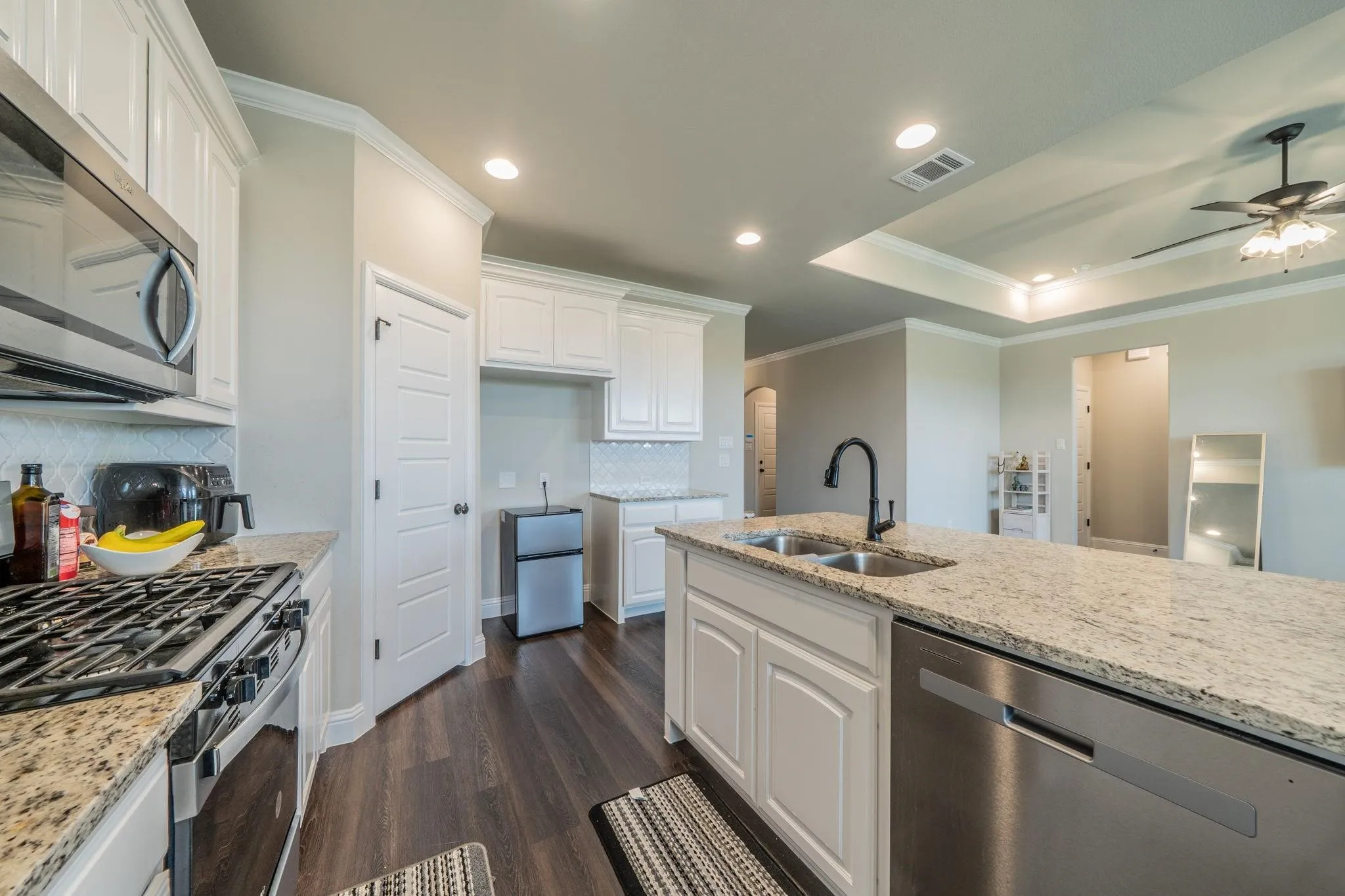 Single Family Residence For Rent in Johnson County , 1057 Nighthawk Trail, Alvarado, Texas 76009, 3 Bedroom, 2 Bathroom, 2 Garage spaces, 1,803 Sqft, built in 2024, mls#21375044, Real Estate Agent in Alvarado, Homes For Rent in Johnson county, Homes For Rent in Alvarado, Realtor in Alvarado Texas, Real Estate Brokerage Independent Realty Texas, Luminita Cordes Realtor